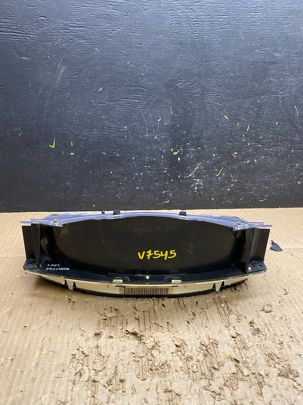 2000 to 2005 Chevrolet Astro Cluster Gauge Speedometer ECM V7545 DG4