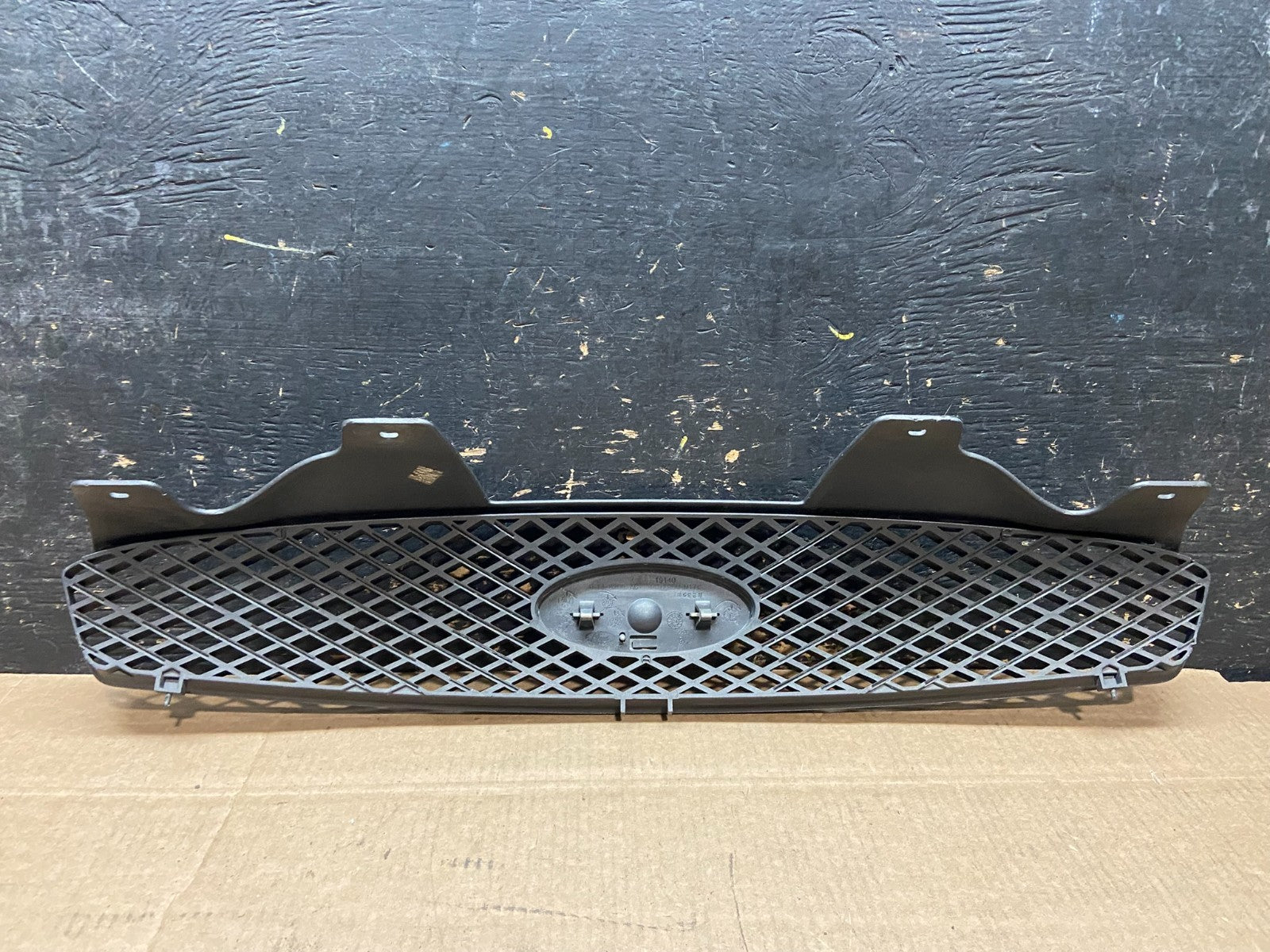 2004 to 2007 Ford Taurus Front Grill Grille OEM y9415 DG4