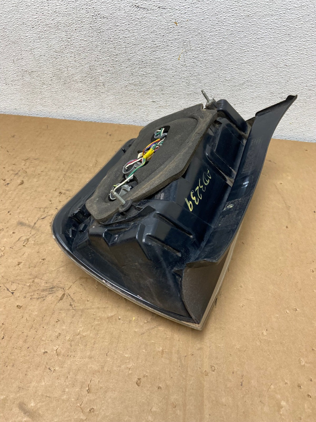 2004 2005 Toyota Prius Tail Light Left Driver Lh Side AD3239 LK7