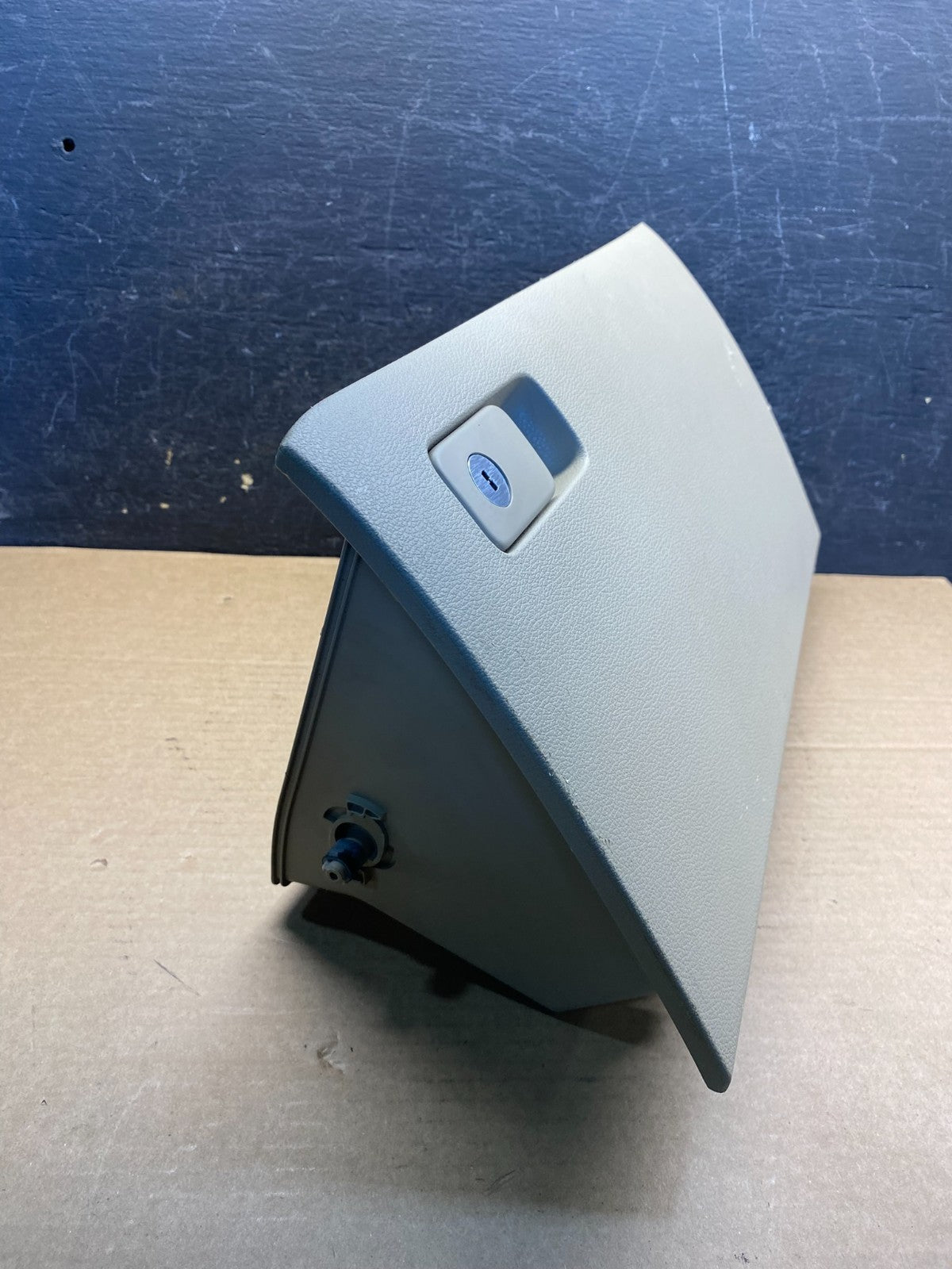 2015 to 2017 Hyundai Sonata Glove Box AI0022 DW1