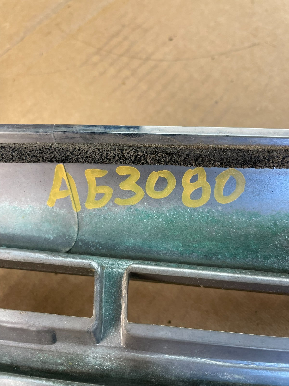 2003 to 2011 Ford Crown Victoria Front Upper Grille Grill Chrome ag3080 DG5