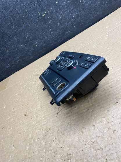 2007-2013 Volvo XC90 Center A/C Climate Control Radio Panel Bezel AG8430 DG3