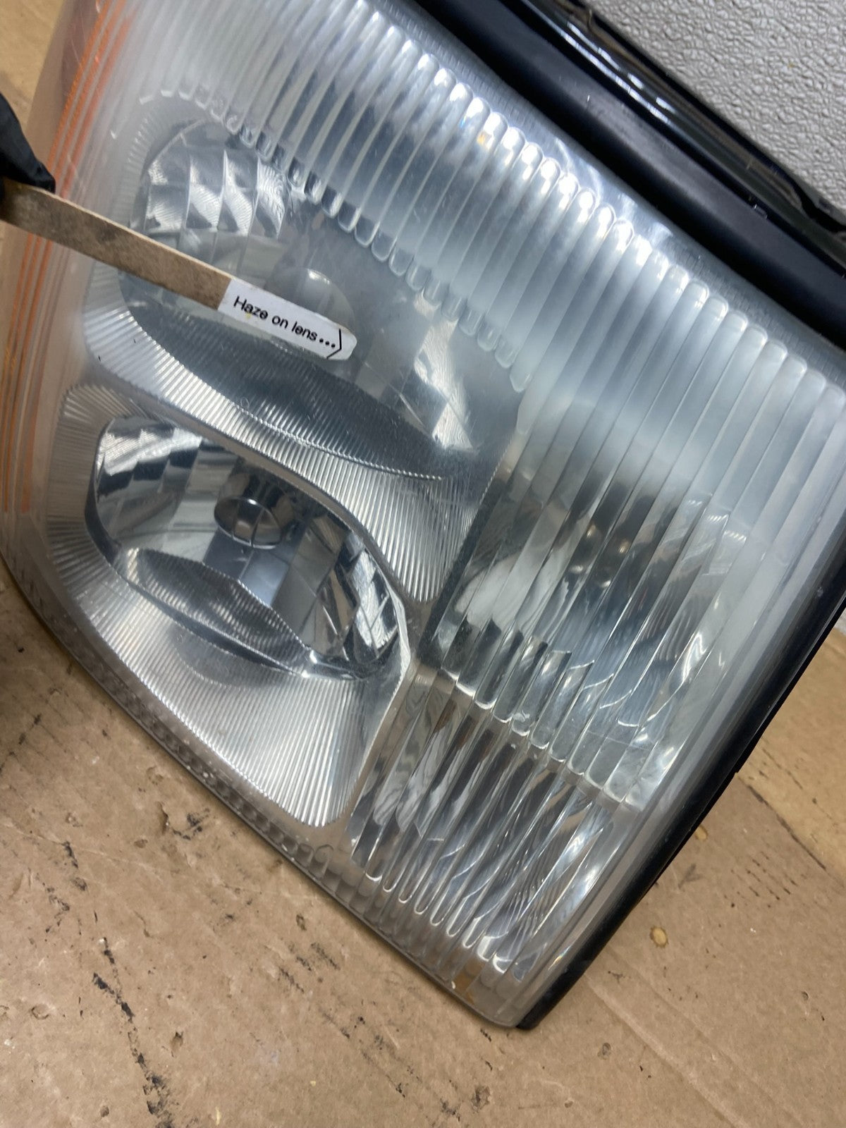2002-2006 Cadillac Escalade Right Passenger Side Xenon HID Headlight Oem AB52834