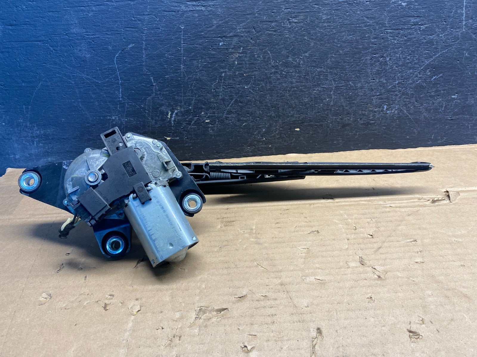 2013 to 2020 Buick Encore Windshield Rear Wiper Motor AD96165