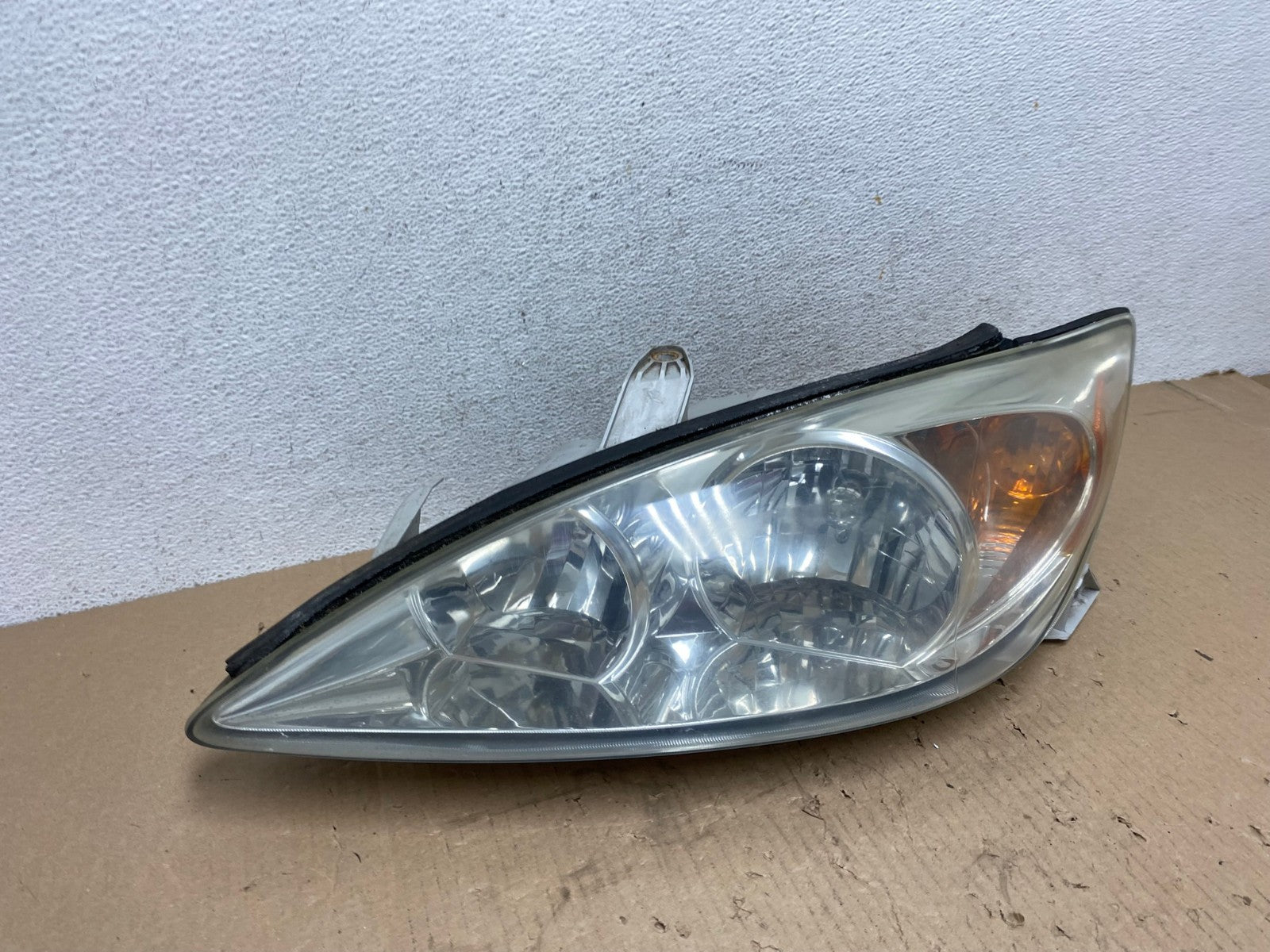 2002 2003 2004 Toyota Camry Left Driver Lh Side Halogen Headlight AE8787 LK2