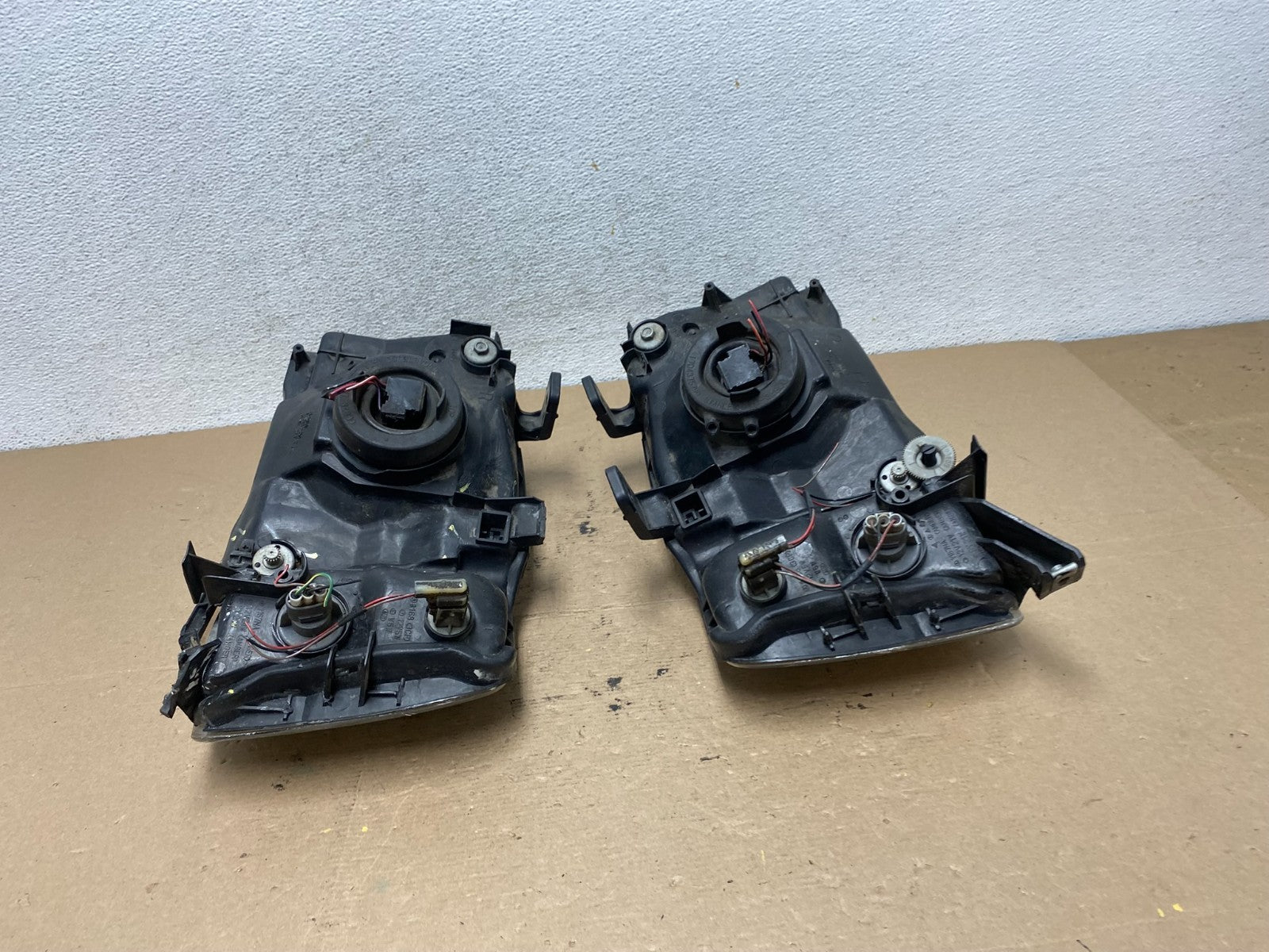 1997 to 2001 Honda CR-V Crv Left+Right Set Chrome Headlights Halogen AF4711 DW13