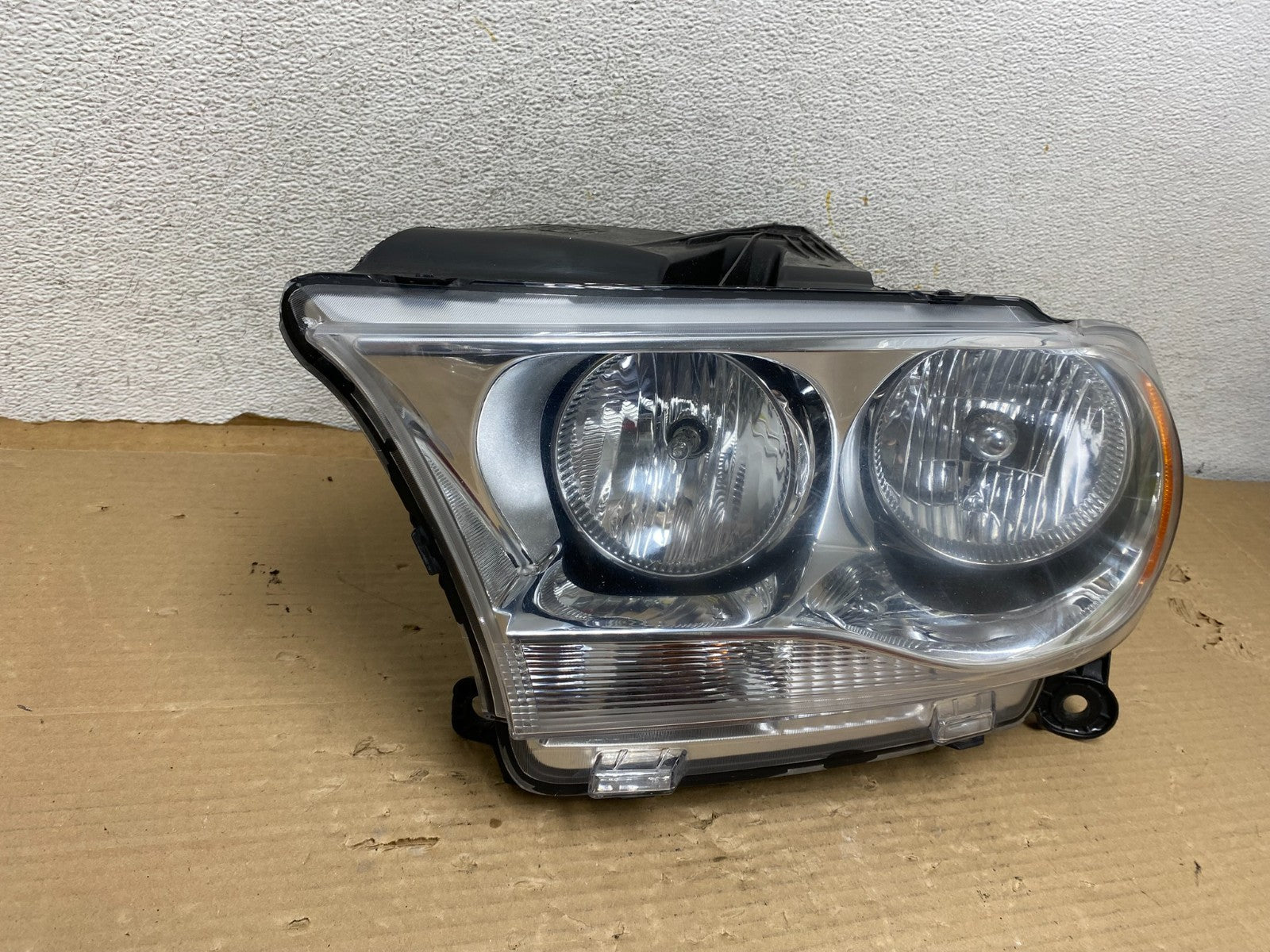 2011 to 2013 Dodge Durango Left Driver LH Side Headlight AH0564 DW1