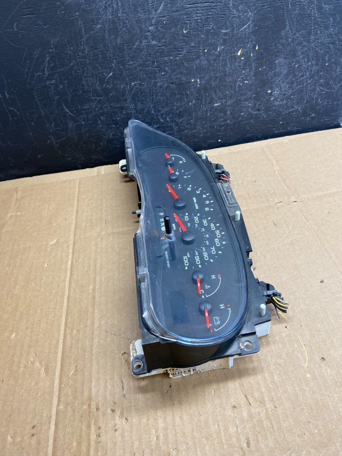 2006 Ford E350 Gauge Speedometer Cluster ad2156 DG2