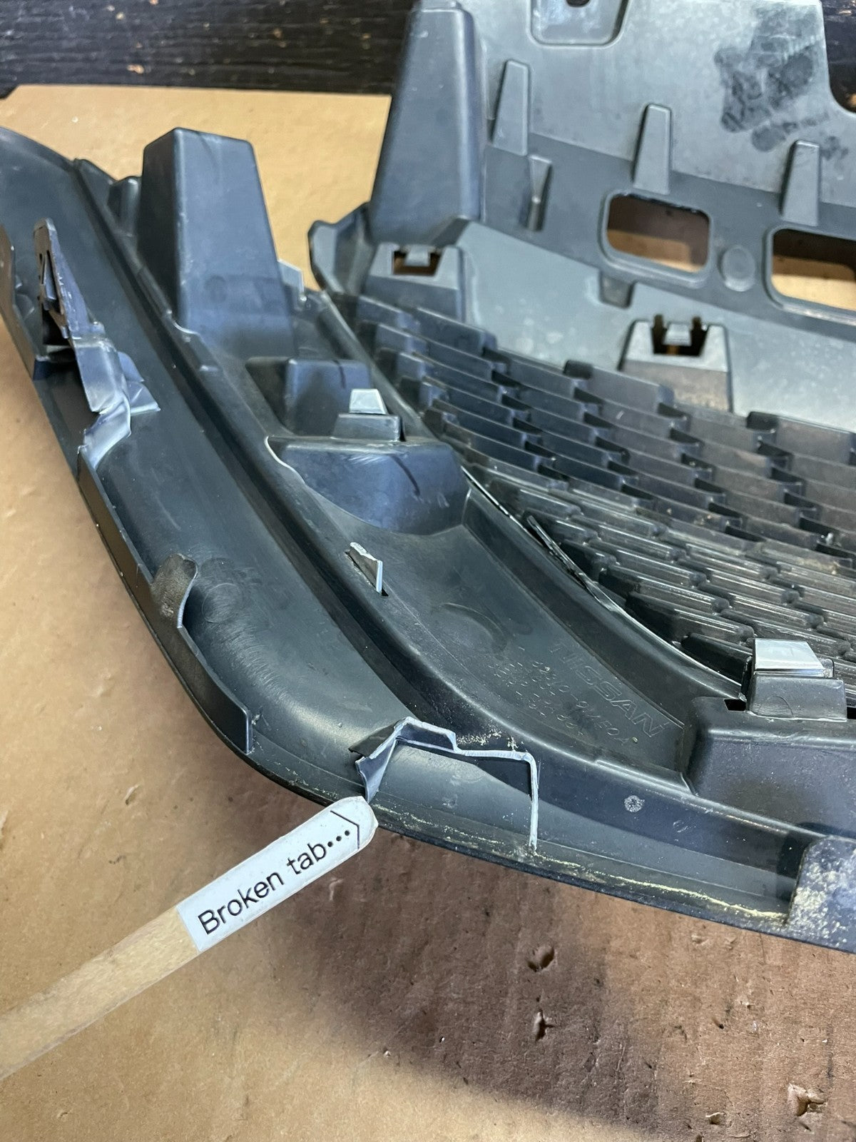 2014 - 2019 Nissan Versa Note Hatchback Front Upper Grill Grille Oem  aa5871 DG9