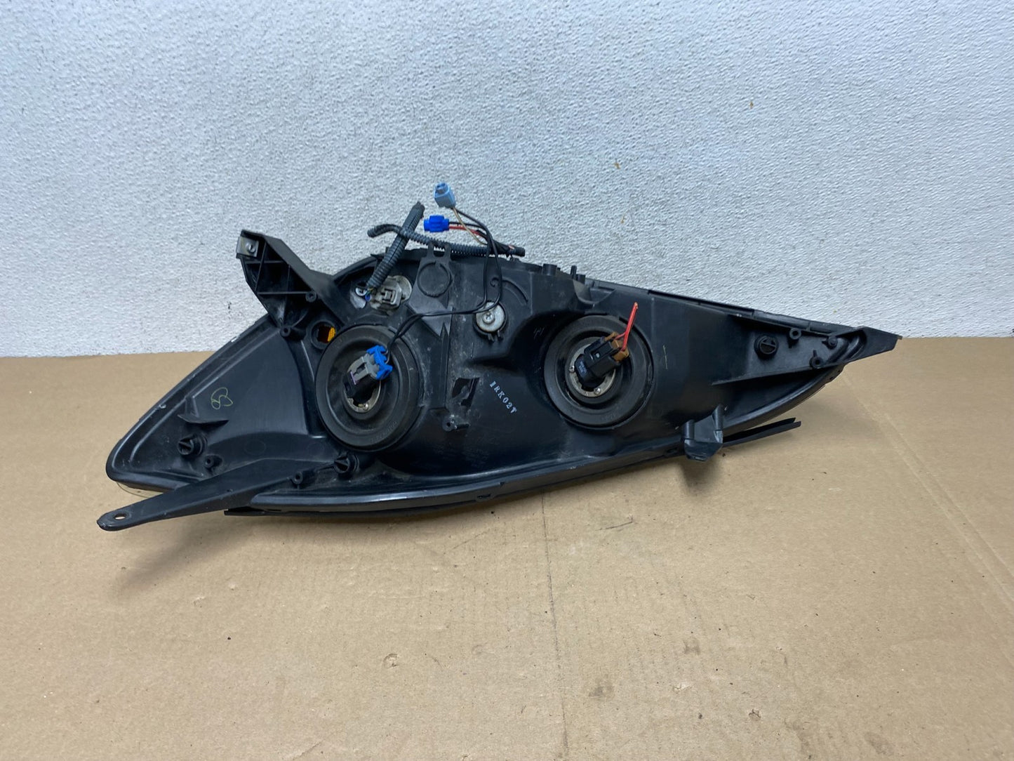 2004-2005 Toyota Sienna Right Passenger Halogen Headlight AG4549 DW5