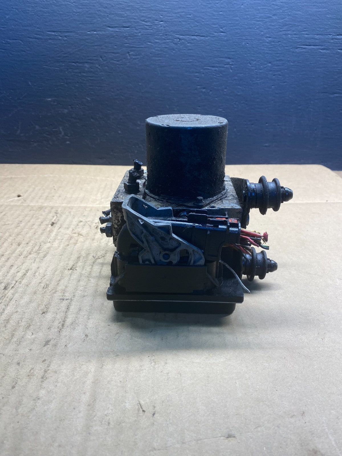 2009 to 2012 Audi Q5 ABS Anti-Lock Brake Pump 8R0614517AG OEM AB7510 DG2
