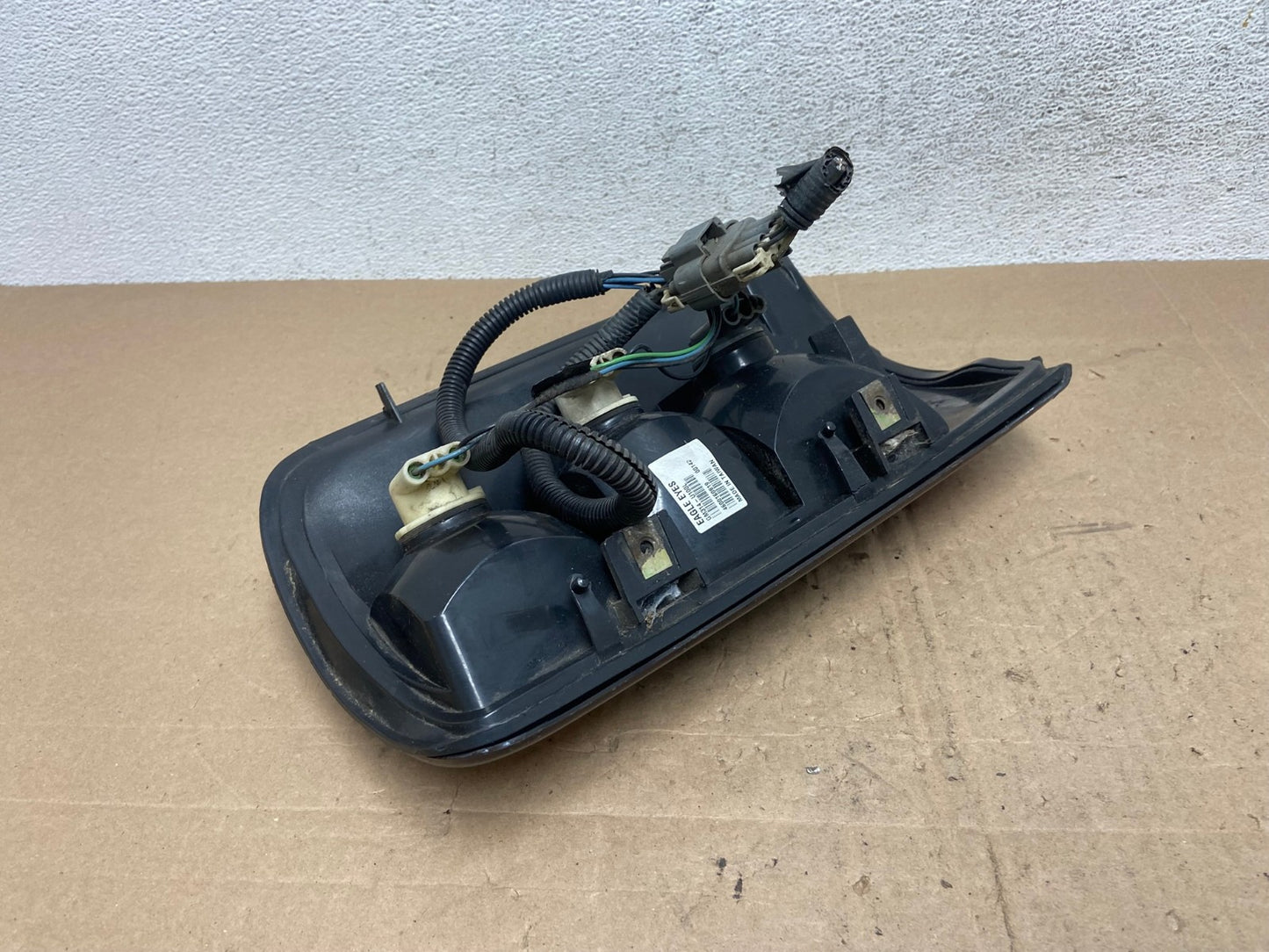 2000 - 2006 Chevrolet Suburban Tahoe Yukon Left Driver LH Tail Light AE6070 LK4