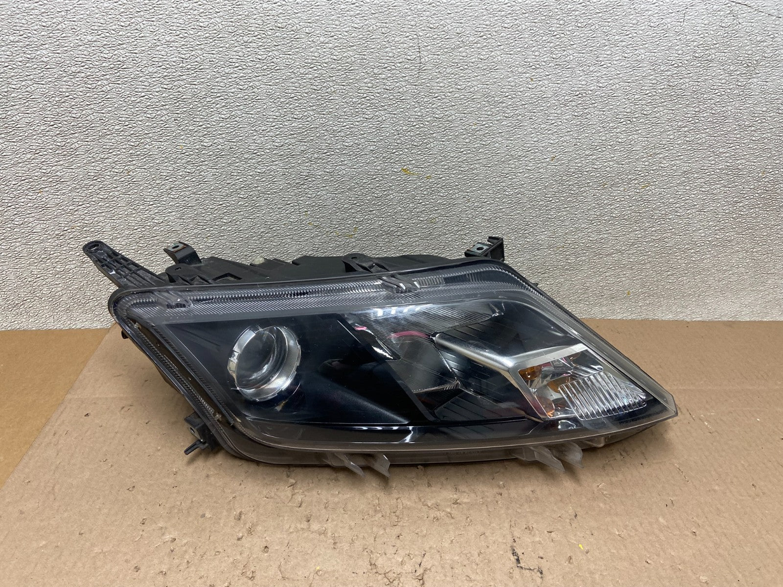 2010 2011 2012 Ford Fusion Right Passenger RH Headlight Halogen OEM Z6407 DW0