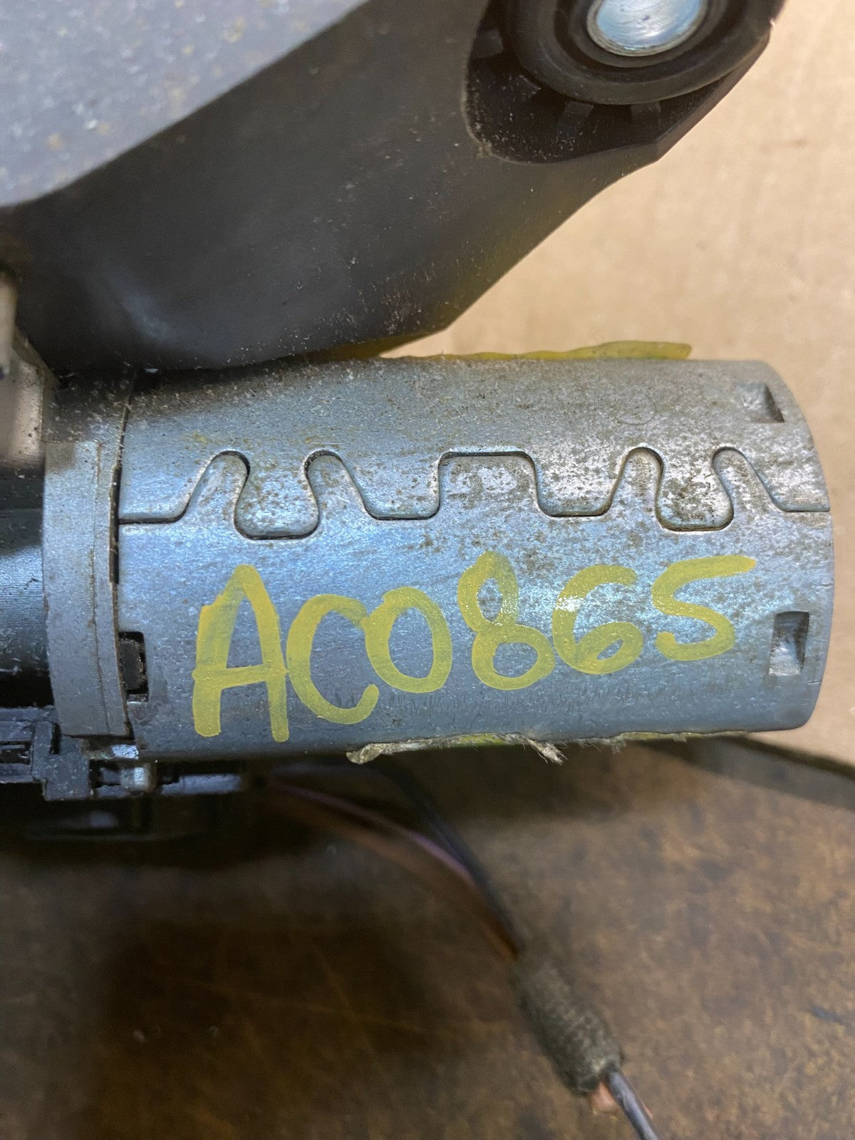 2007 to 2013 BMW X5 E70 Rear Windshield Wiper Motor OEM AC0865 DG7
