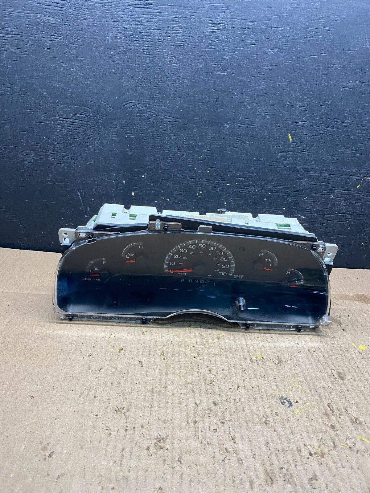 2000 2001 2002 Ford Expedition Speedometer Instrument Gauge Cluster M8025 Oem DG0