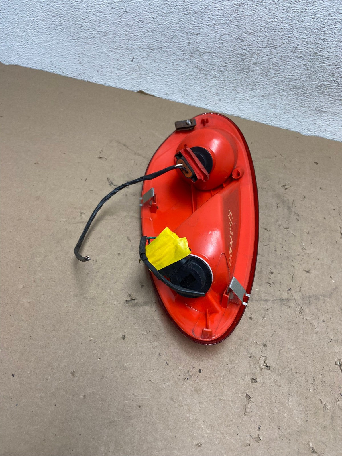 2001-2005 Chrysler PT Cruiser Left Driver LH Side Tail Light AG4243 LK5