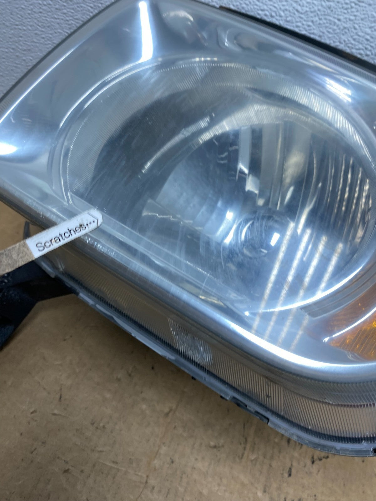 2003 to 2006 Honda Element Left Driver Lh Side Headlight AD4703 DW3