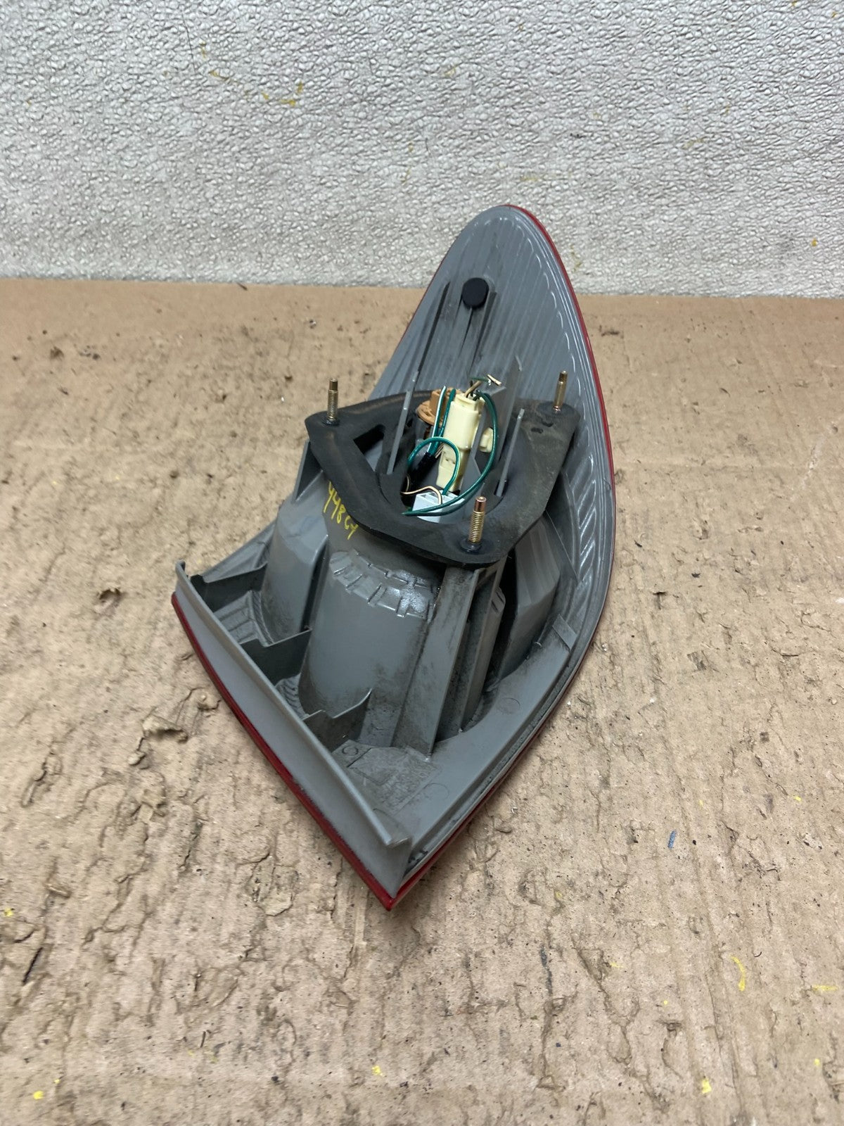 2003 to 2005 Toyota Corolla Left Driver Lh Side Tail Light Y4827 PS5