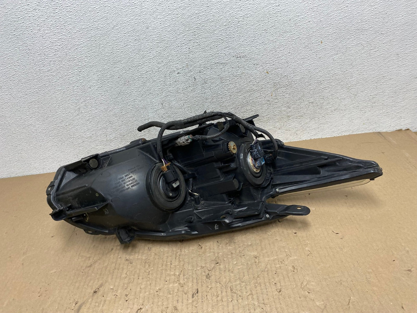 2010 - 2011 Toyota Prius Left Driver LH Halogen Headlight AE8872 LK7
