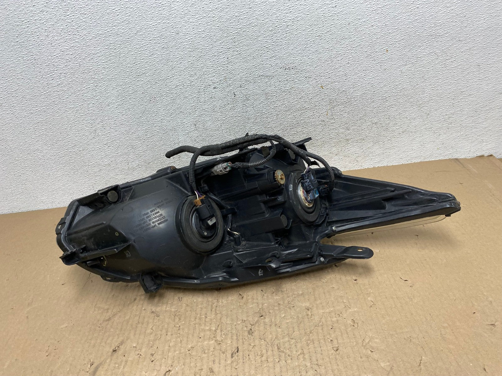 2010 - 2011 Toyota Prius Left Driver LH Halogen Headlight AE8872 LK7