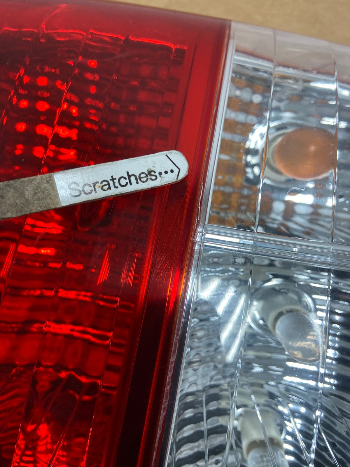 2006 to 2011 Kia Carnival Sedona Left Driver LH Side Tail Light AD4497 LK3