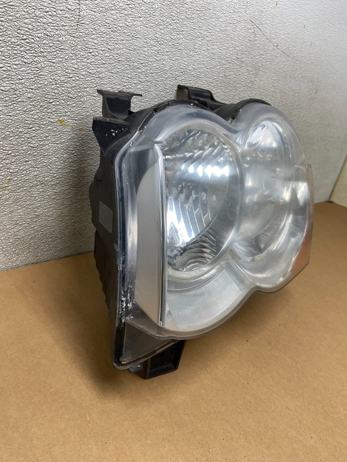2008-2010 Jeep Grand Cherokee Left LH Driver Side Halogen Headlight Z6537 DW1