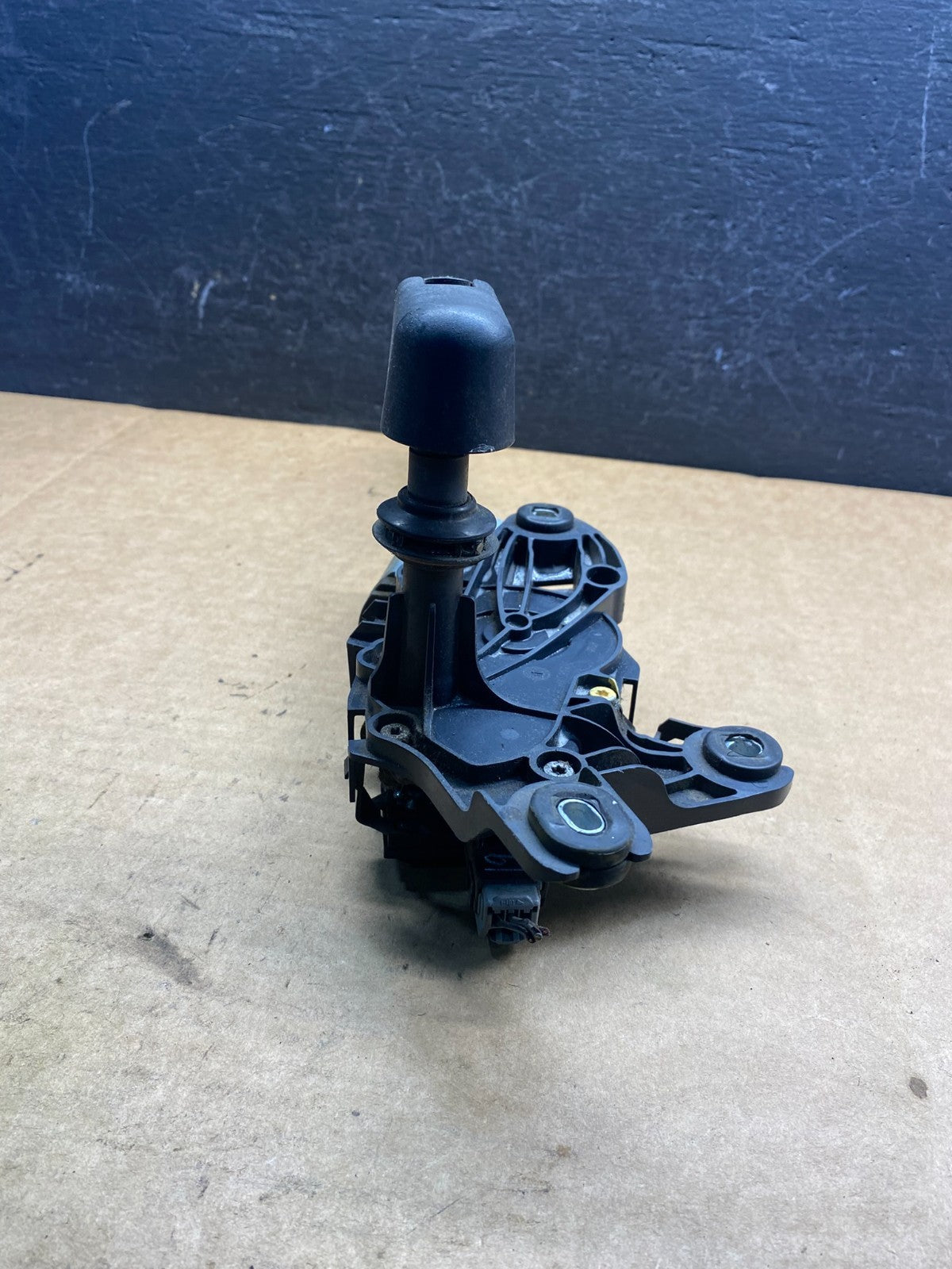 2011 to 2019 Ford Explorer Rear Windshield Wiper Motor ad7510 DG4