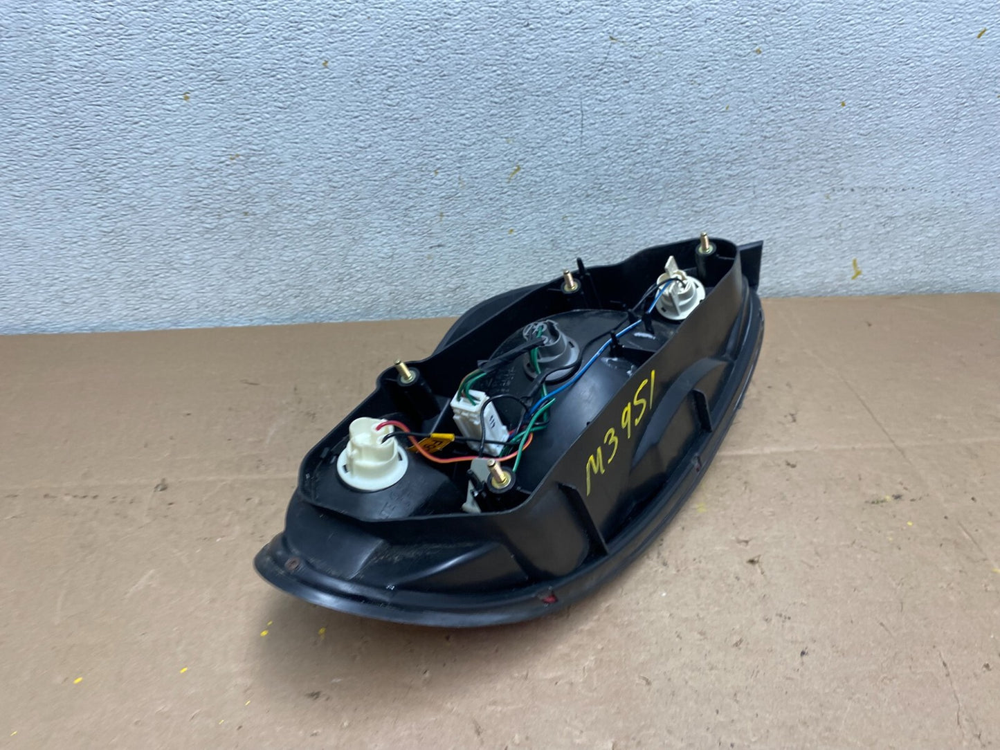 1999 2000 Hyundai Elantra Sedan Right Passenger RH Tail Light M3951 DW6
