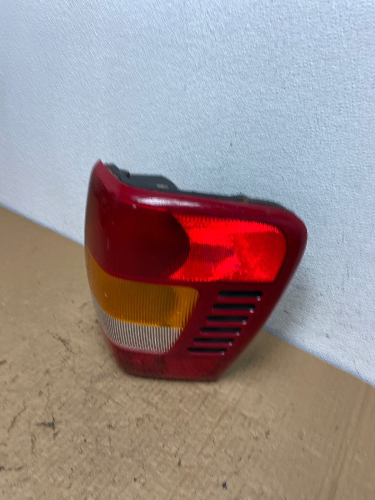 1999-2004 Jeep Grand Cherokee WJ Right Passenger Side Rh Tail Light AC8233 LK1