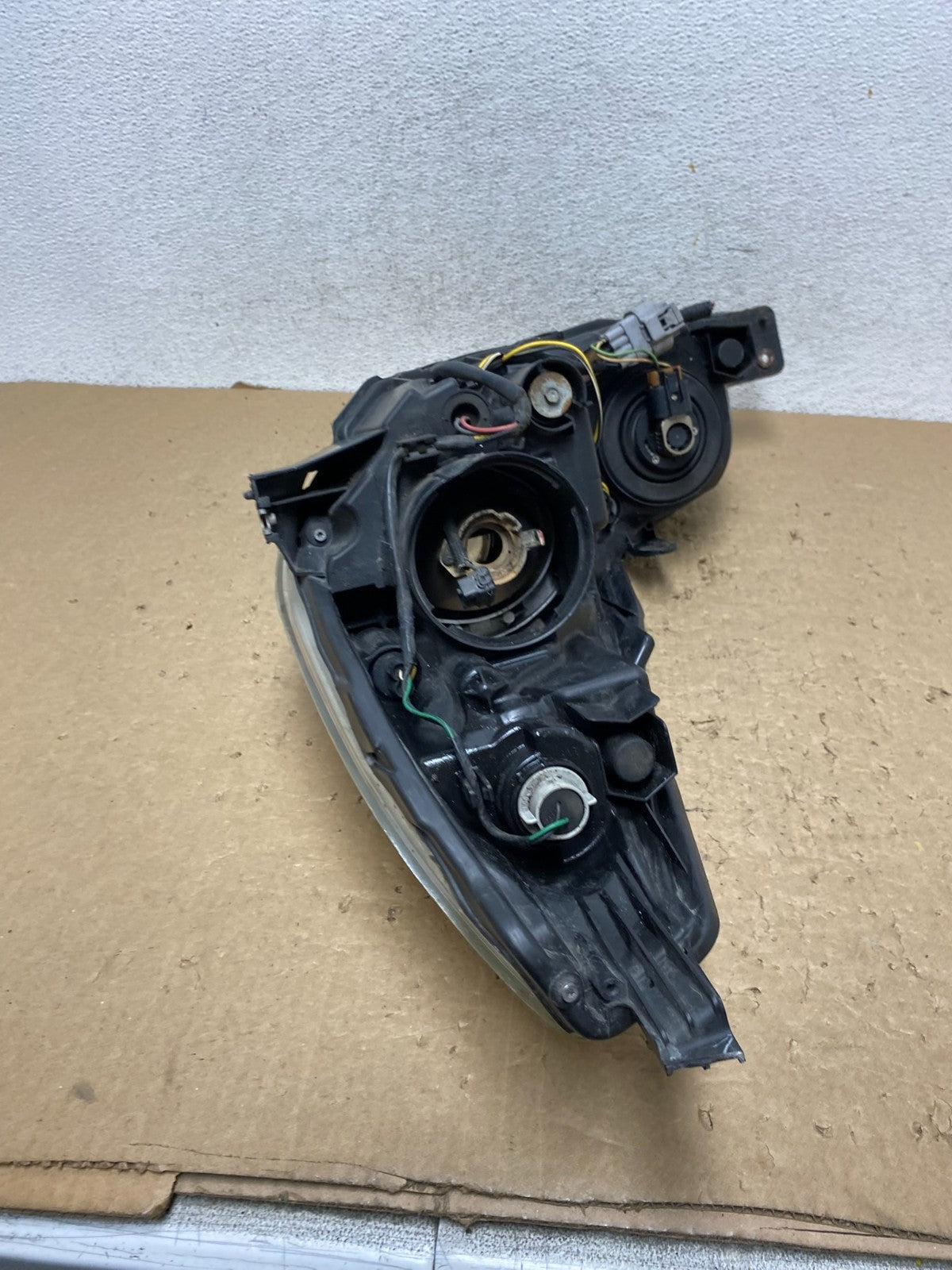 2010-2012 Subaru Legacy Outback Right Passenger Headlight AF8282 DW7
