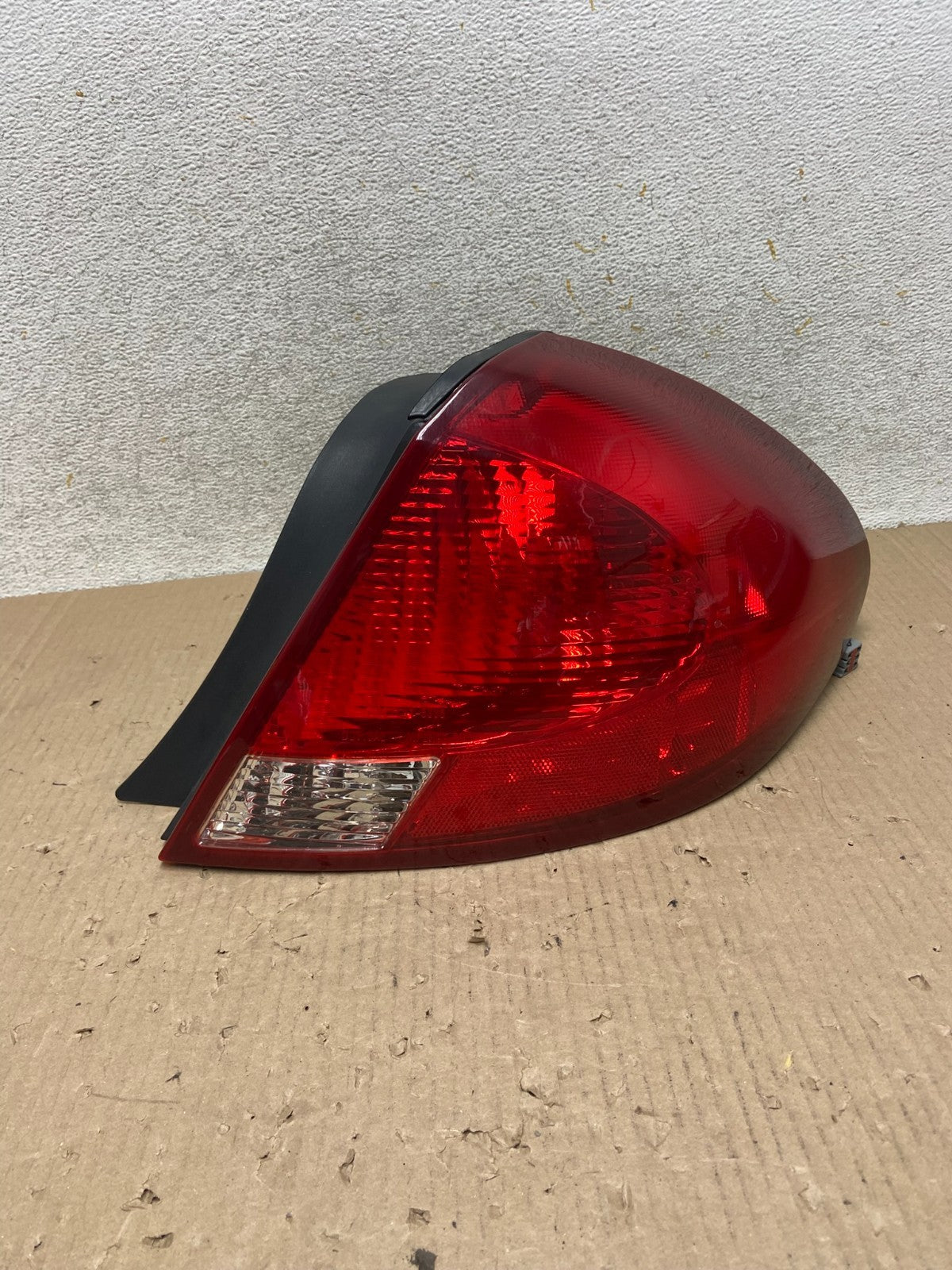 2000 to 2003 Ford Taurus Right Passenger Rh Side Tail Light AI9661 LK0