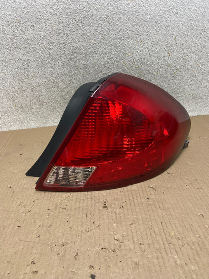 2000 to 2003 Ford Taurus Right Passenger Rh Side Tail Light AI9661 LK0