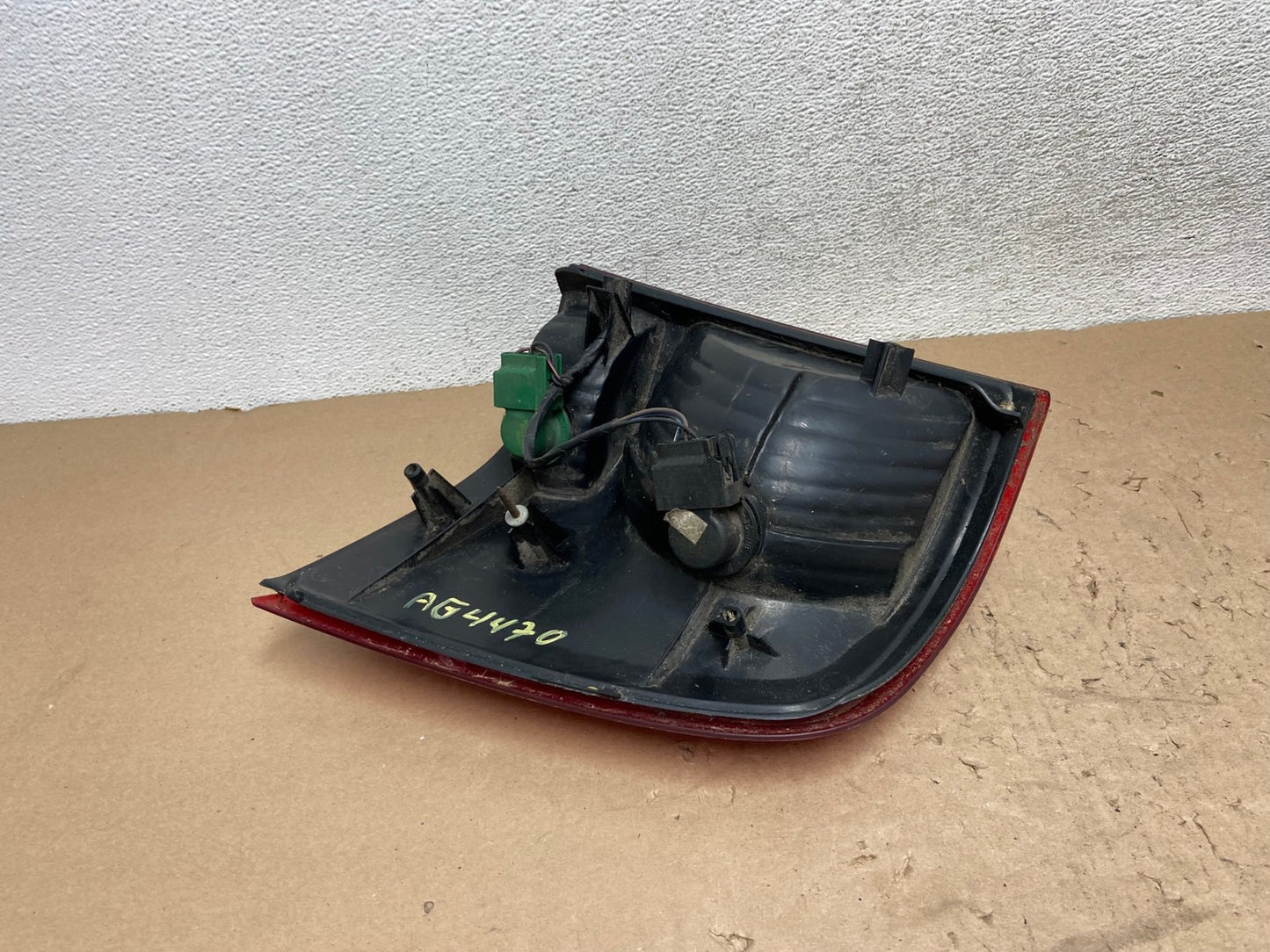 2002 to 2005 Ford Explorer Left Driver Lh Side Tail light AG4470 LK5