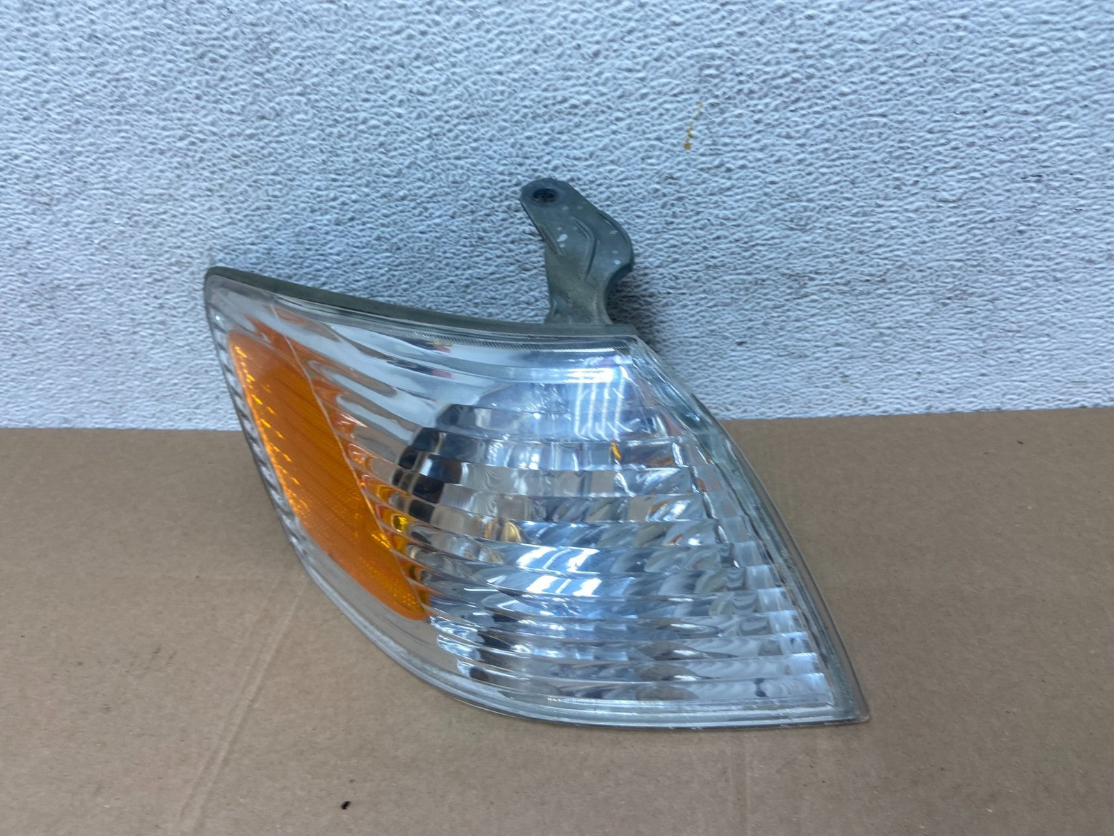 2000 - 2001 Toyota Camry Front Right Passenger RH Turn Signal AE4844 DW1