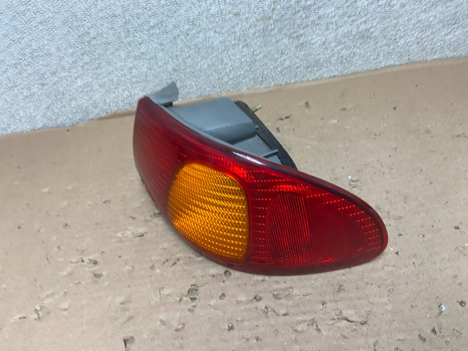 1998 1999 2000 Toyota Corolla Right Passenger Side Tail light OEM AB0807 LK1