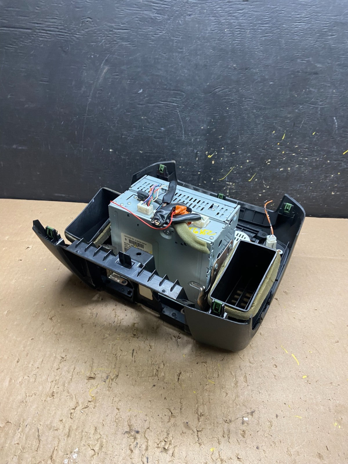 2009-2012 Nissan Frontier Xterra Radio Climate Control Bezel Center T6162 DG3