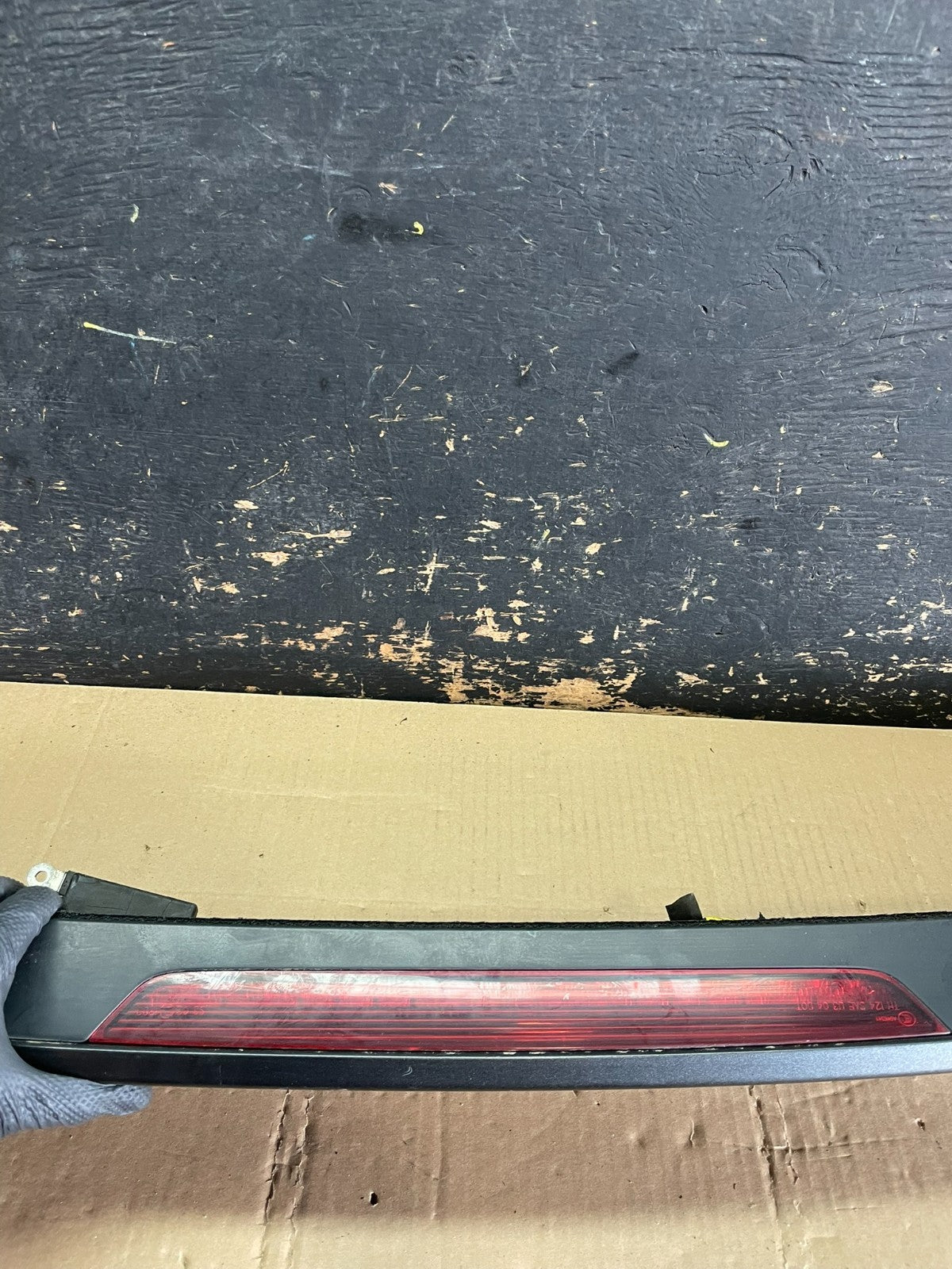 2007 to 2009 AUDI Q7 Rear Tailgate Spoiler W/ 3RD Third Brake Light OEM N8941 DG5
