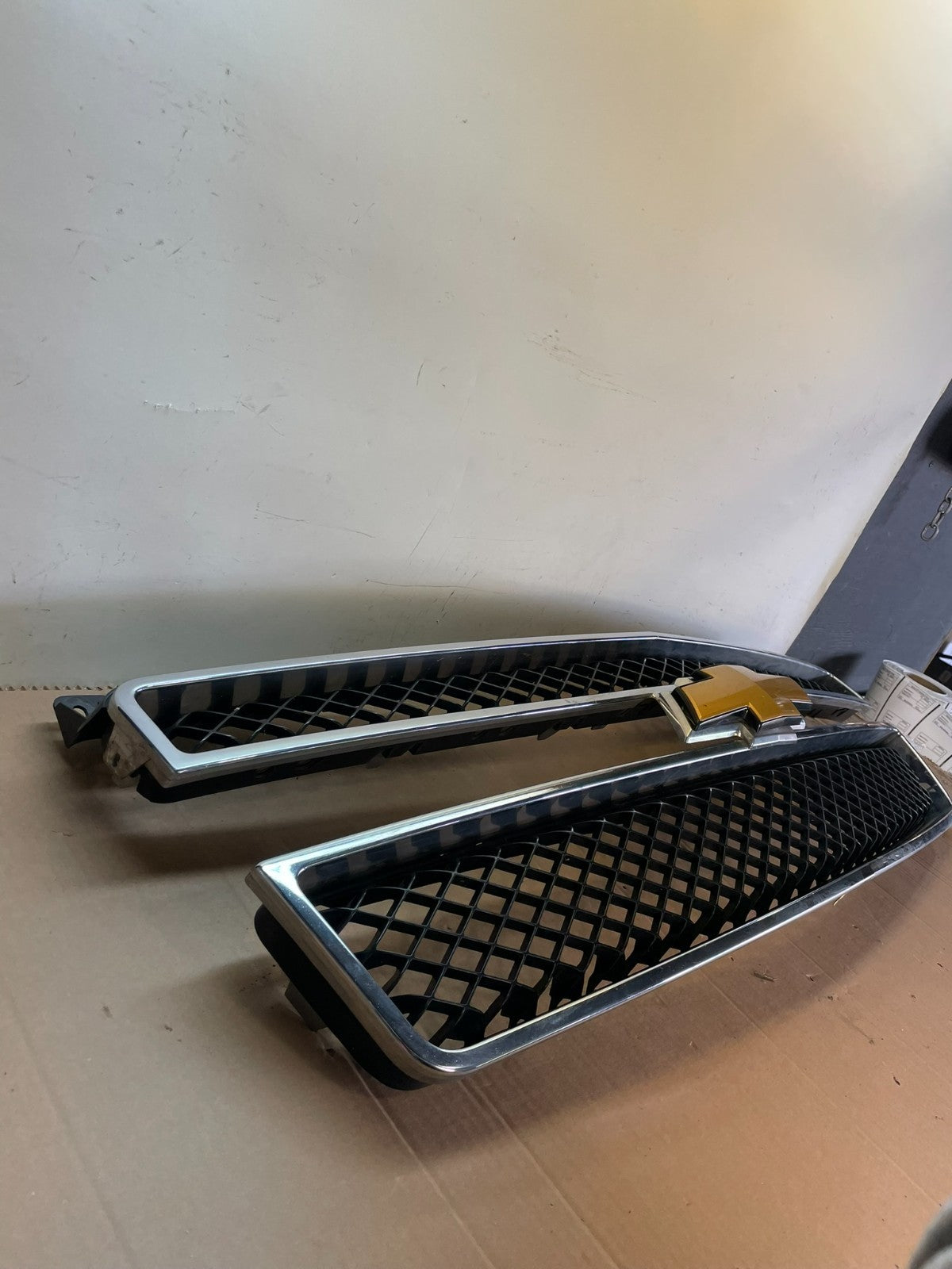 2007 to 2014 Chevrolet Tahoe Suburban Lower Upper Grill Grille Set AH8570 DG2
