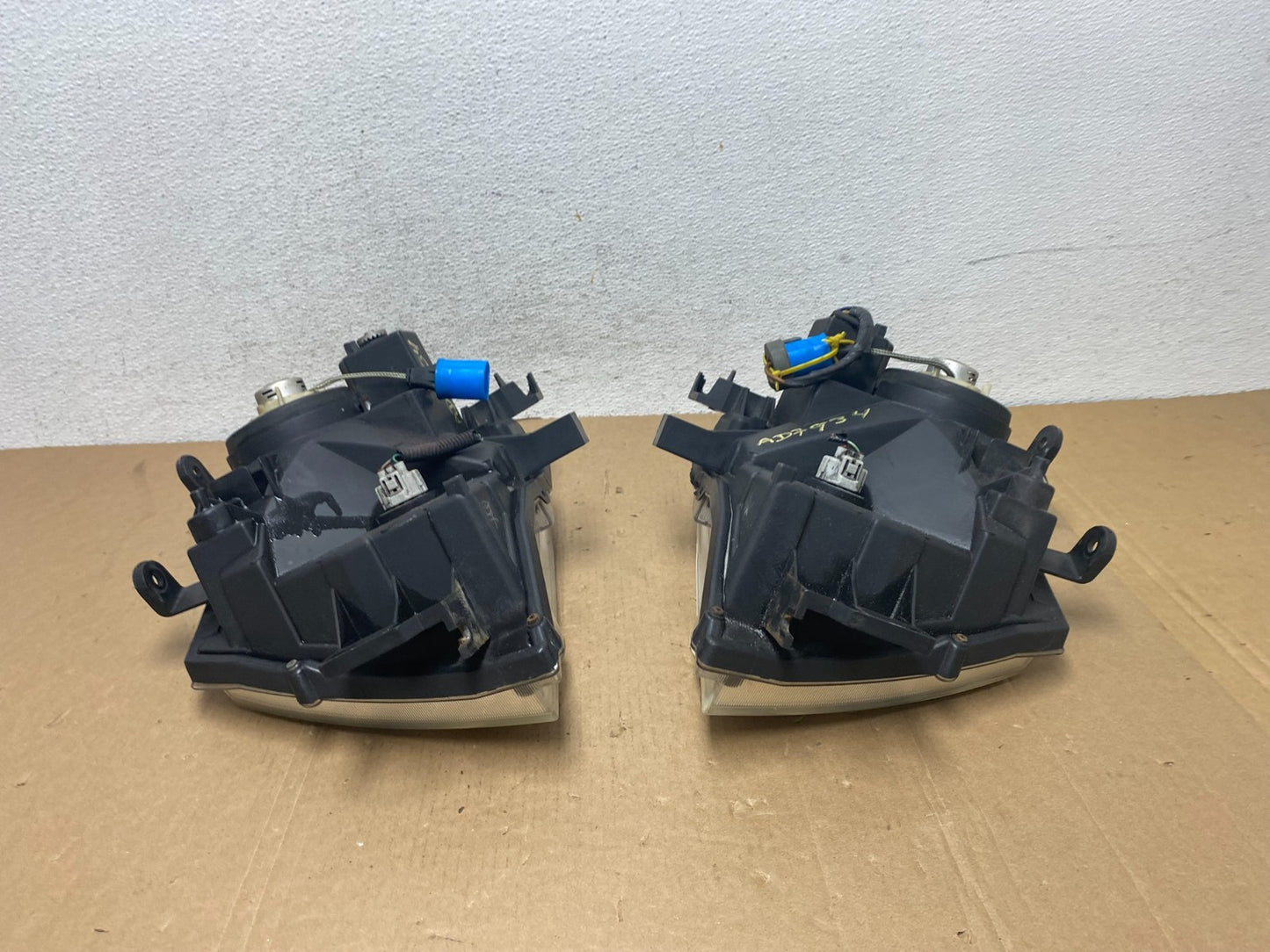 2005-2015 Nissan Xterra Driver Left+Right Side Set Headlights AD7934 DW11