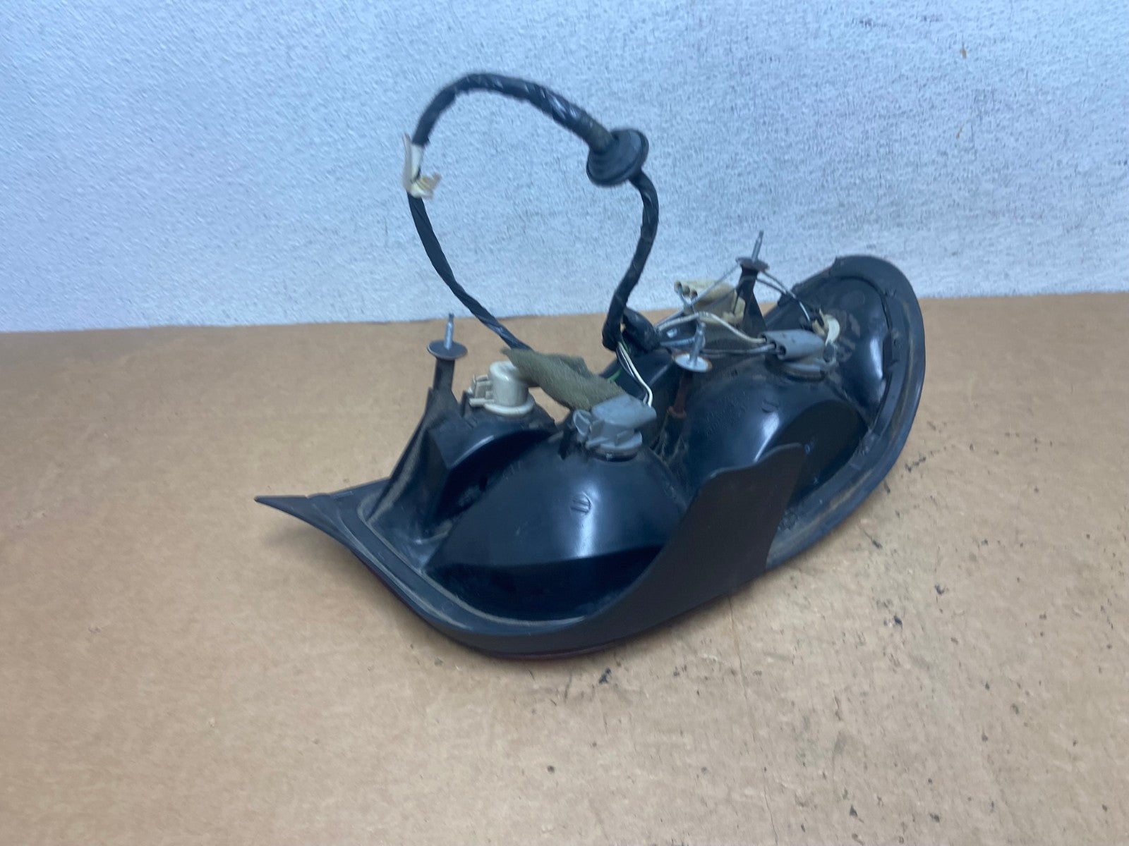 1998 - 2002 Oldsmobile Intrigue Right Passenger RH Side Tail Light AD5255 LK5
