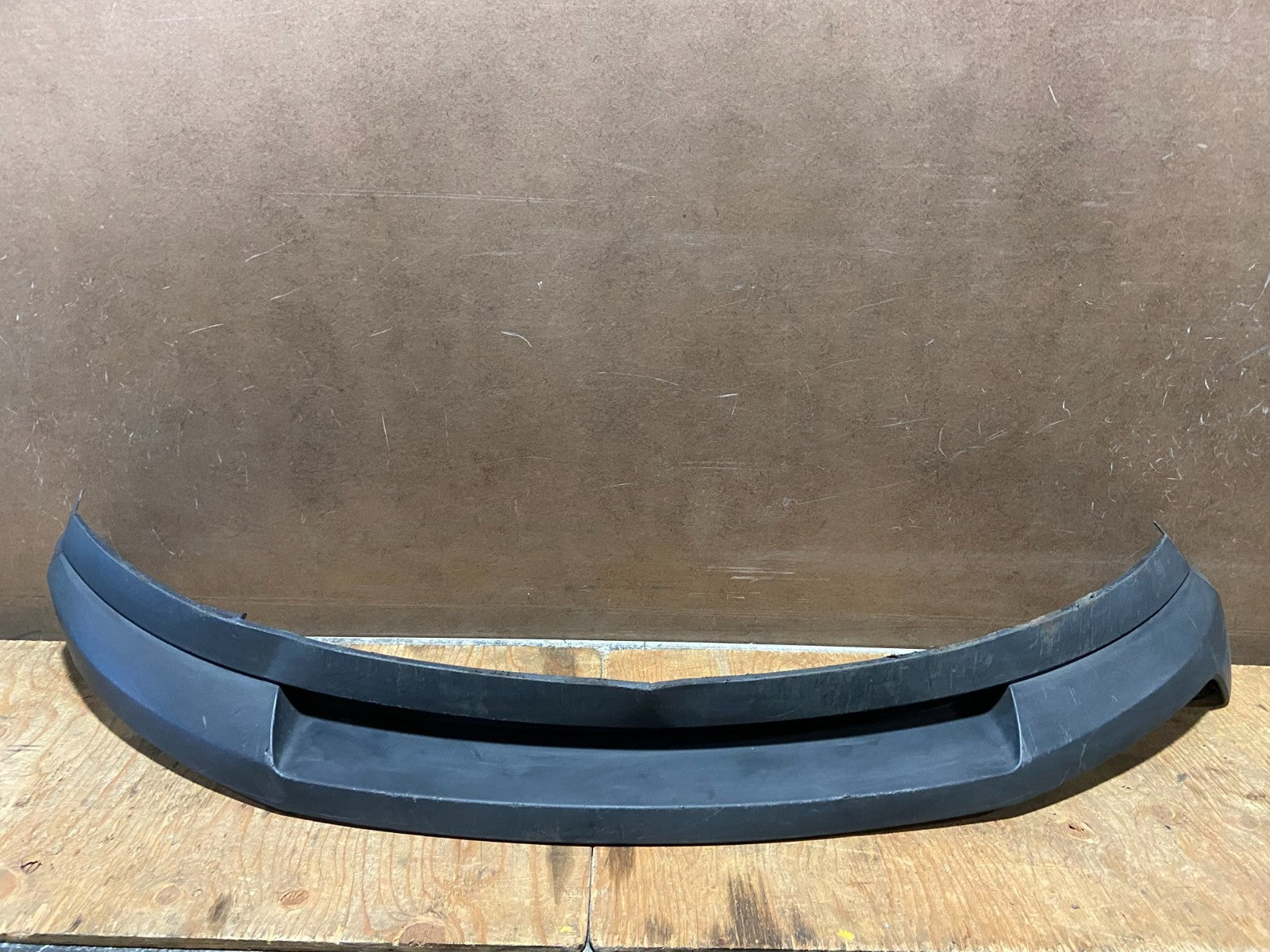 2013 to 2016 GMC Acadia Front Lower Bumper Cover 20982396 AA91690
