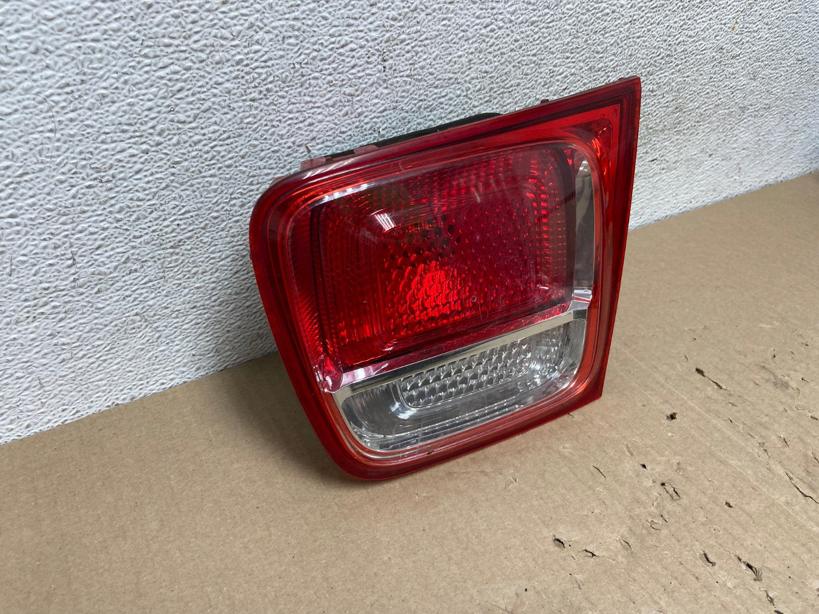2013-2016 Chevrolet Malibu Right Passenger Rh Inner Tail Light AE9670 LK2