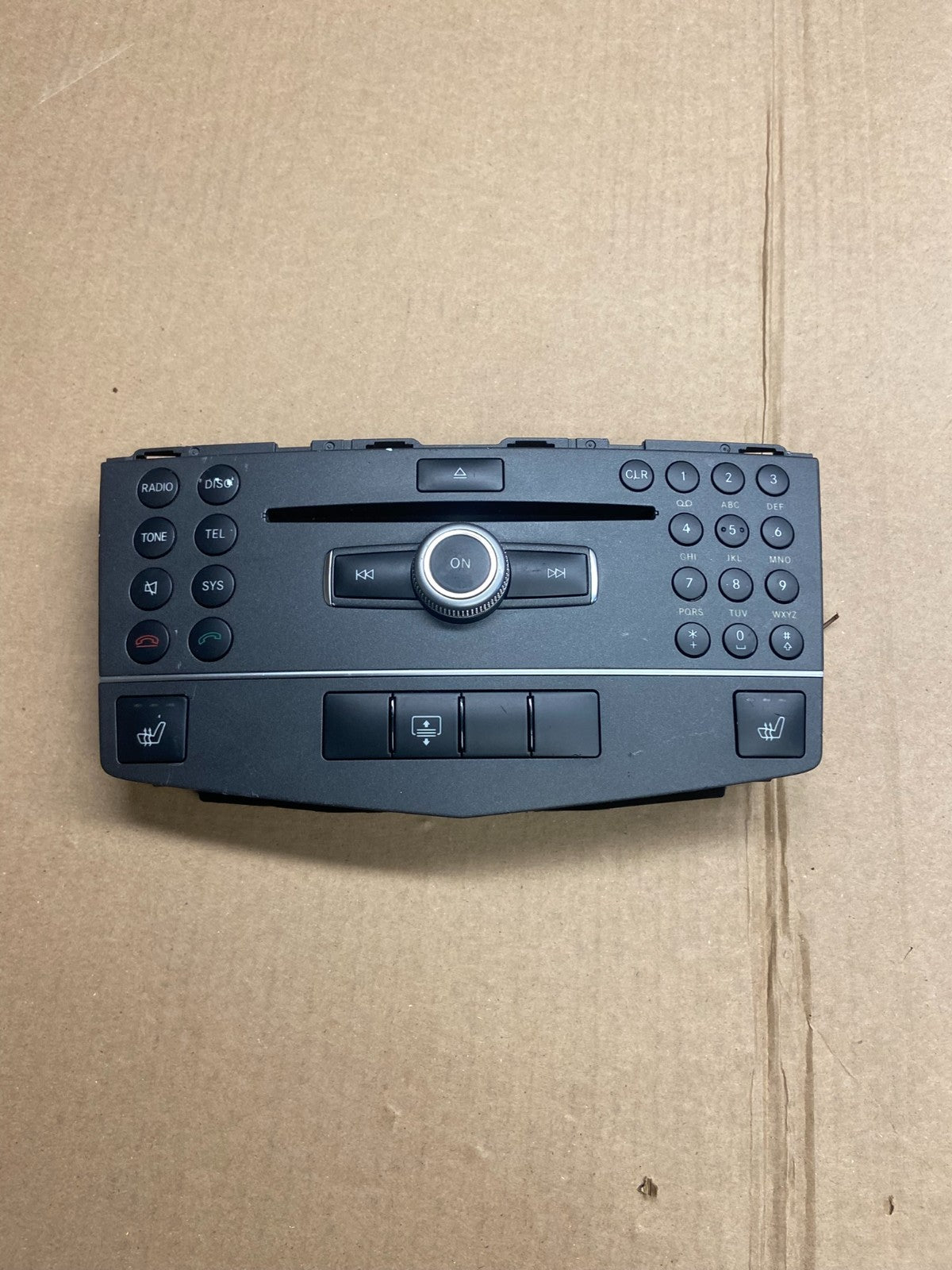 2008-2011 Mercedes W204 C300 C350 Navi Command Radio DVD CD Audio AE4212 DG0