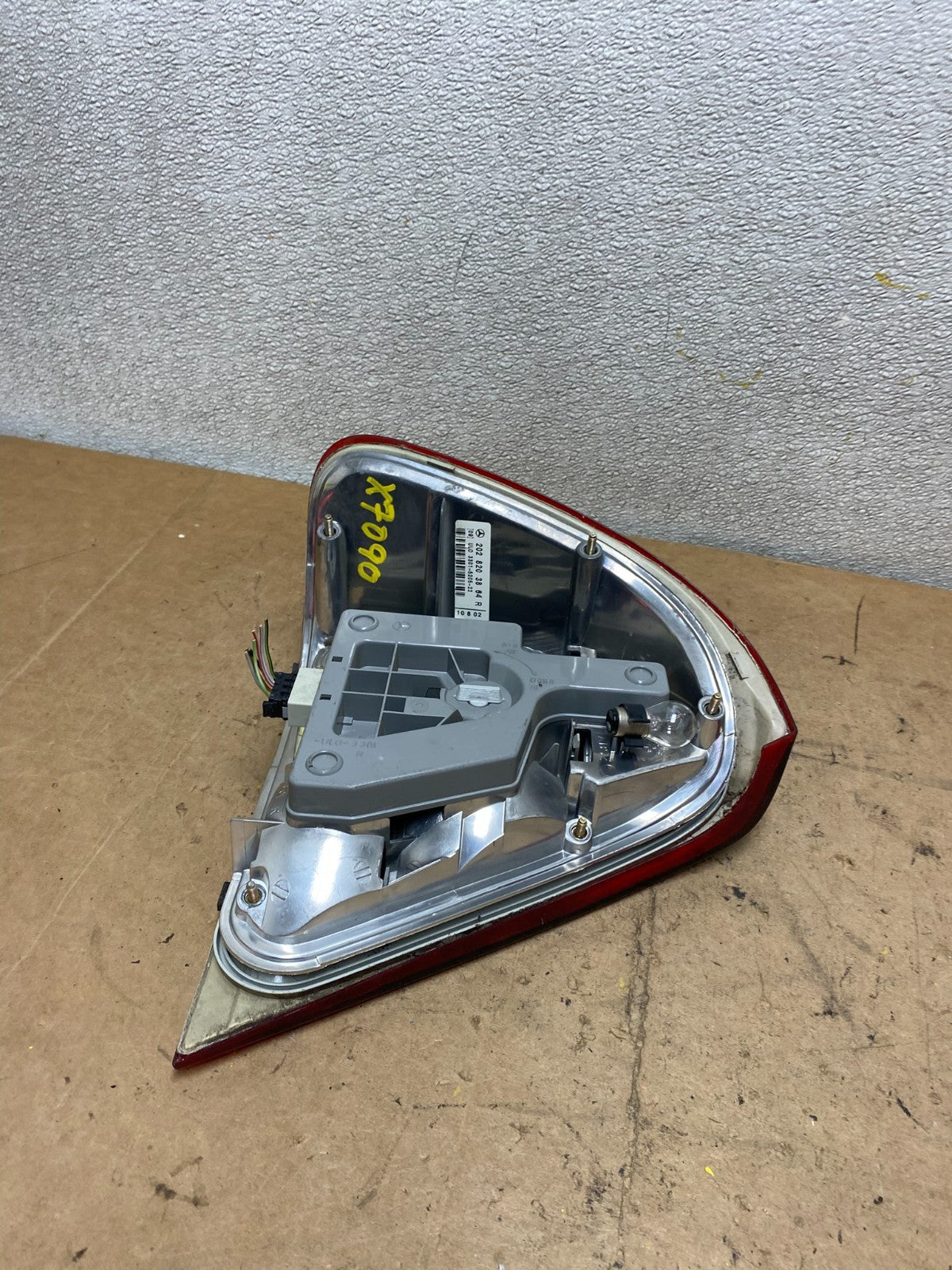 1998 to 2000 Mercedes C-Class Passenger Right Side Tail Light X7090 PS6