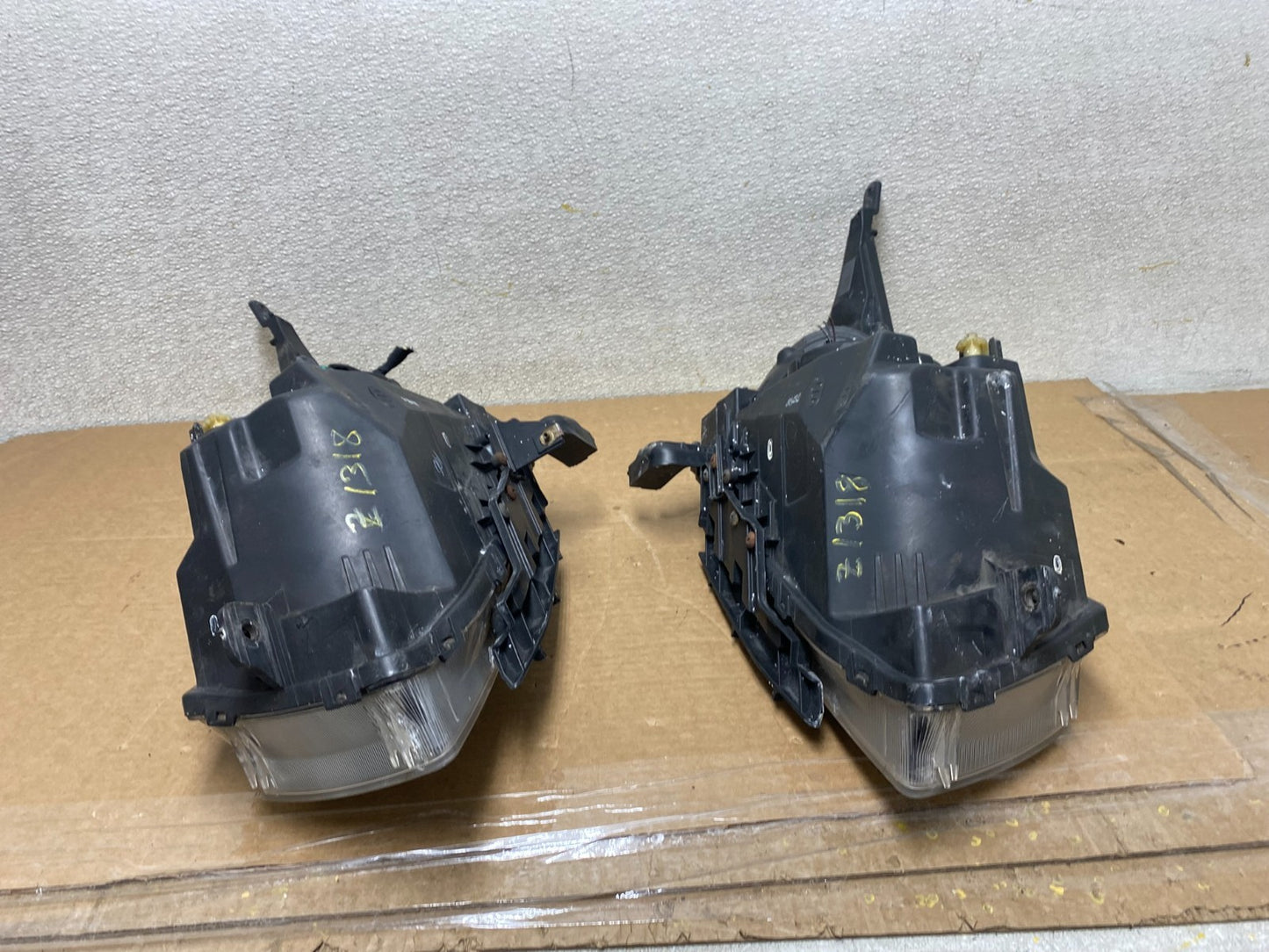 2011 to 2015 Chevrolet Cruze Halogen Left+Right Set Headlights Z1318 DW12