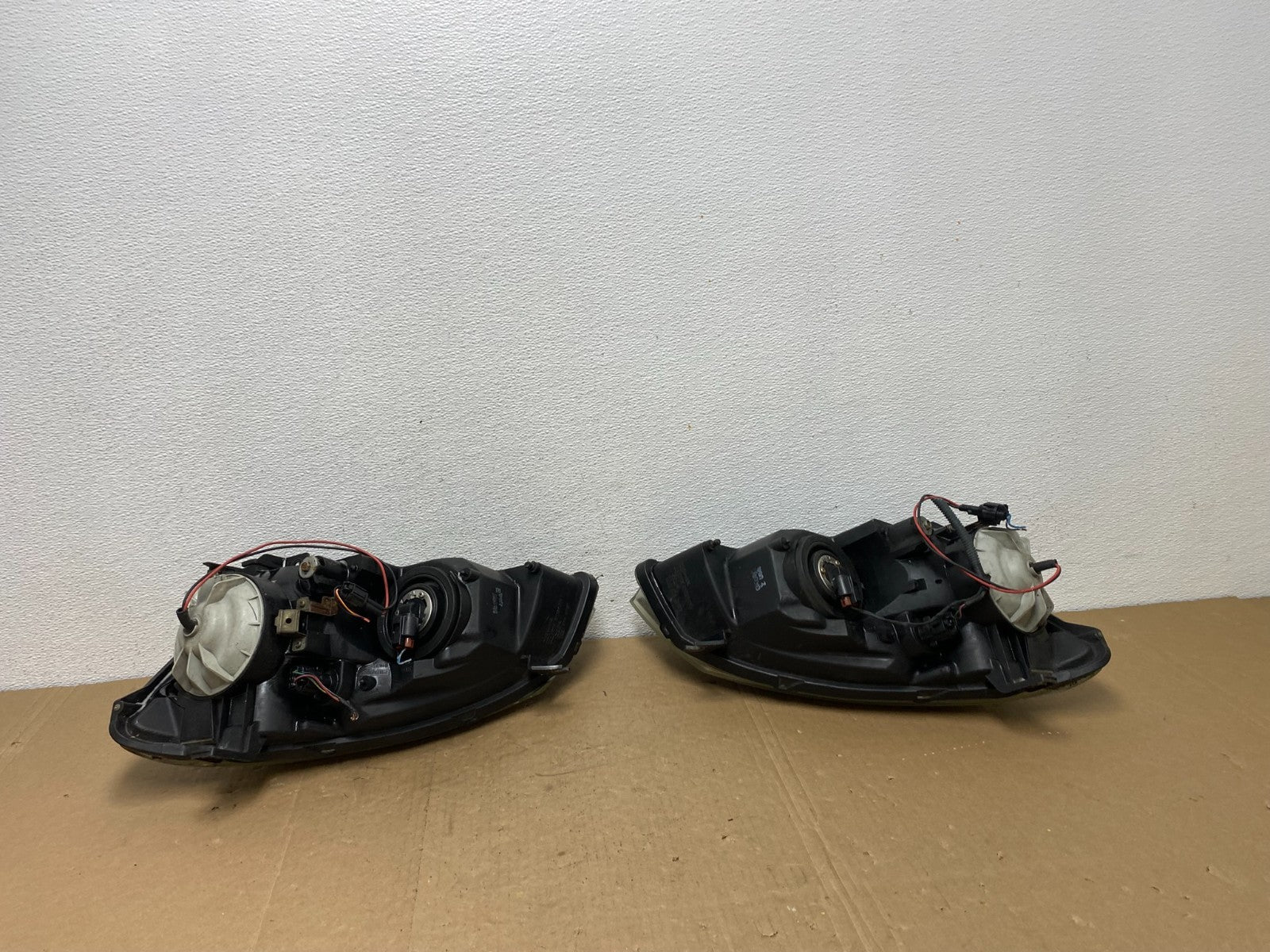 2005 to 2006 Nissan Altima Left+Right Set Halogen Headlights AC5677 DW6