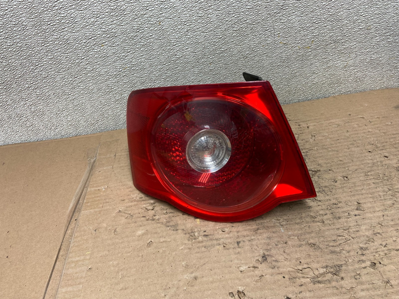 2005-2007 Volkswagen Jetta Sedan Left Driver Side Tail Light AA9681 LK0