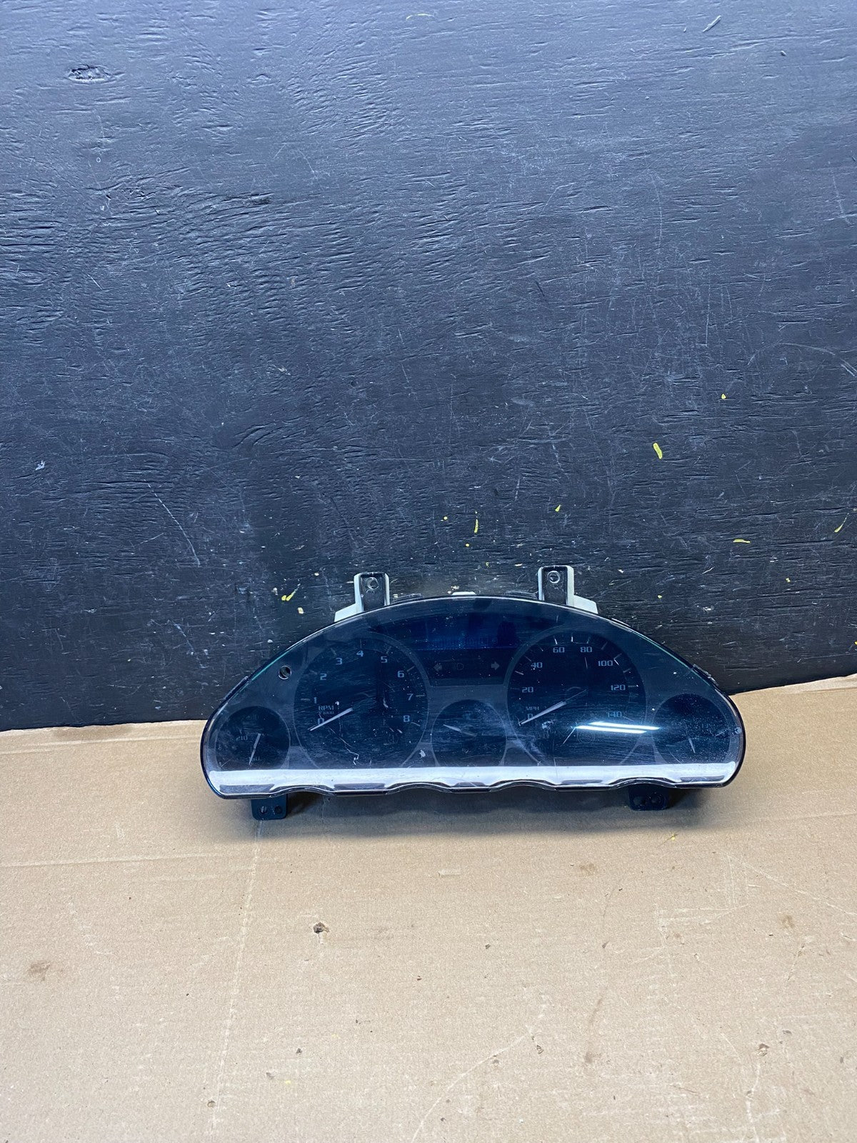 2008 to 2012 Buick Enclave Instrument Gauge Cluster Speedometer OEM R2500 DG0