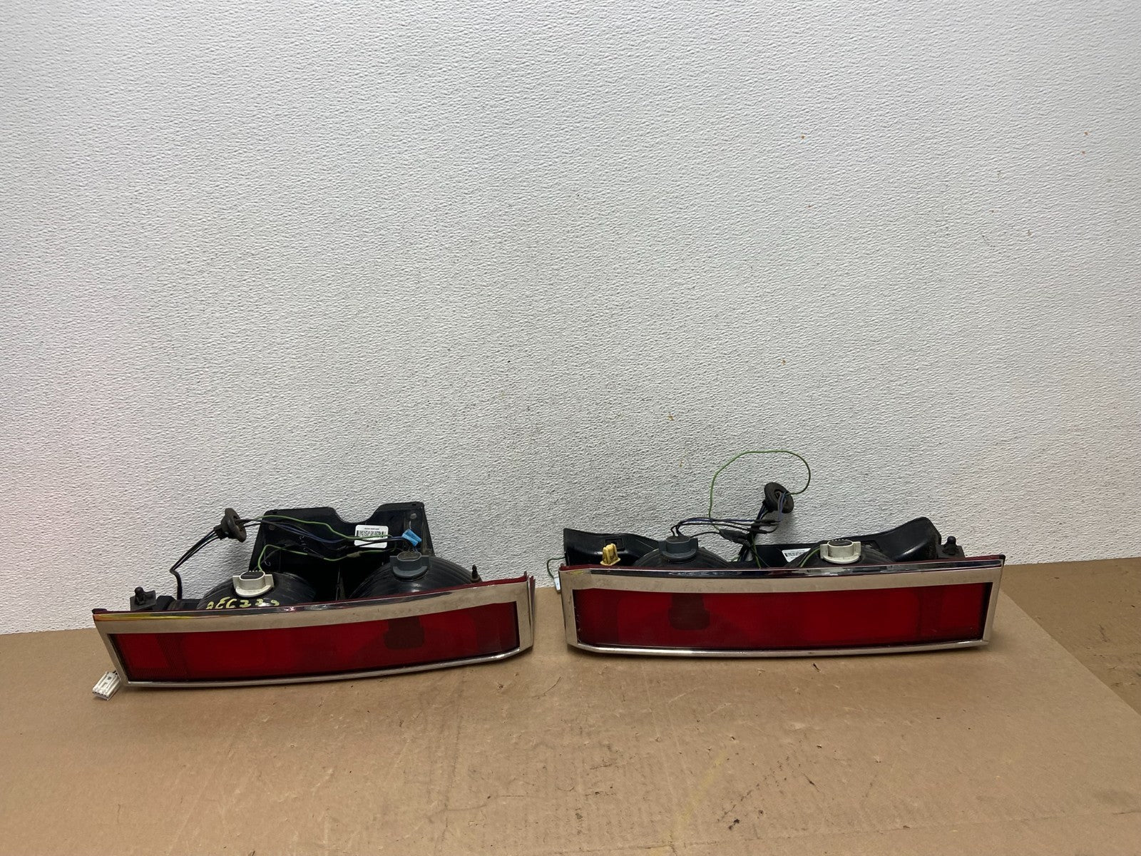 2006 to 2008 Hummer H3 Left+Right Side Tail Lights AE6772 DW6
