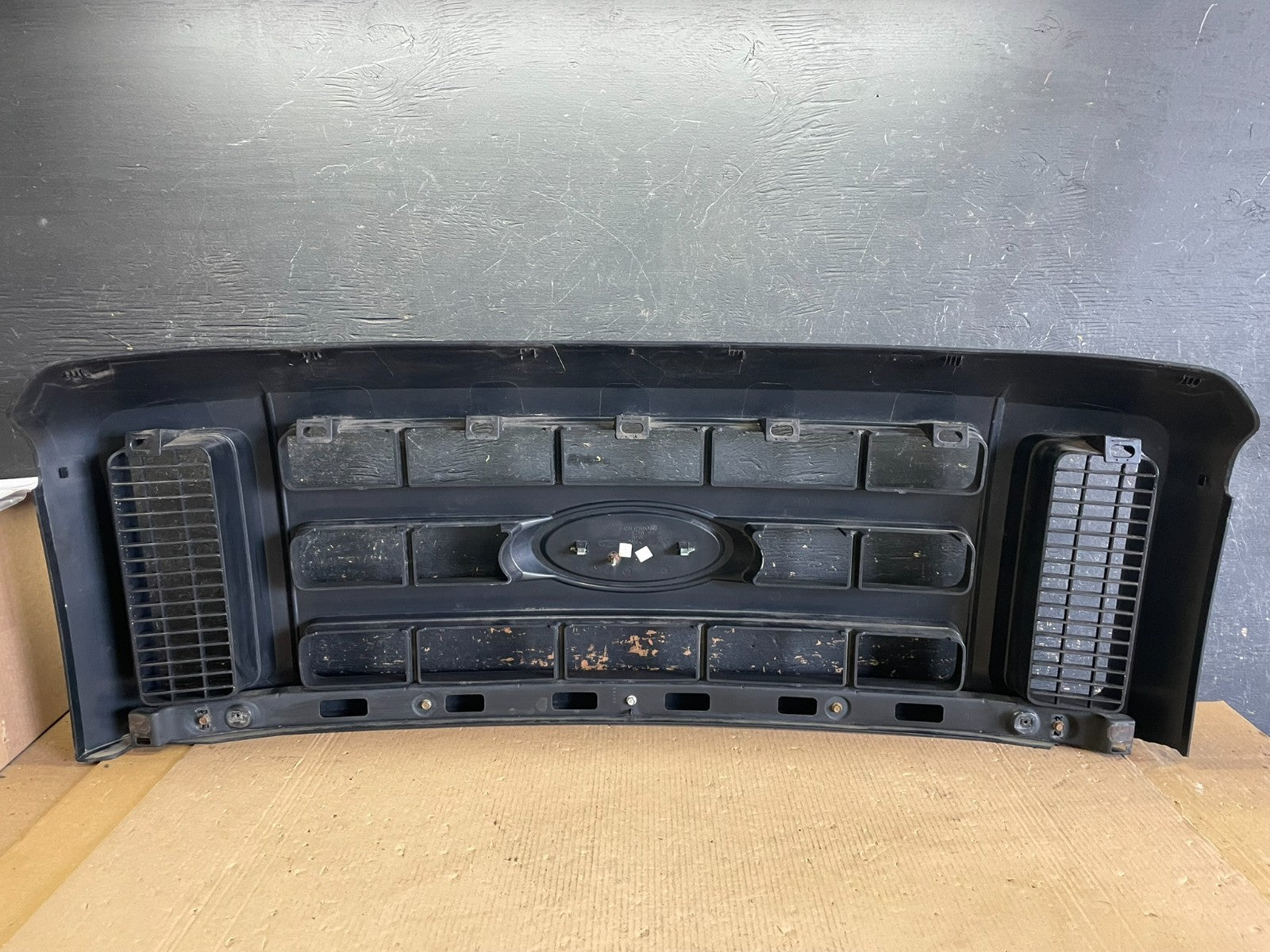 2008 2009 2010 Ford F250 F350 SD Front Upper Grill Grille OEM AA2159 DG5